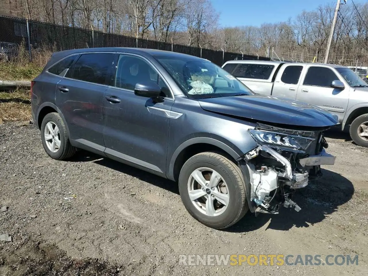 4 Photograph of a damaged car 5XYRGDLC3NG116813 KIA SORENTO 2022
