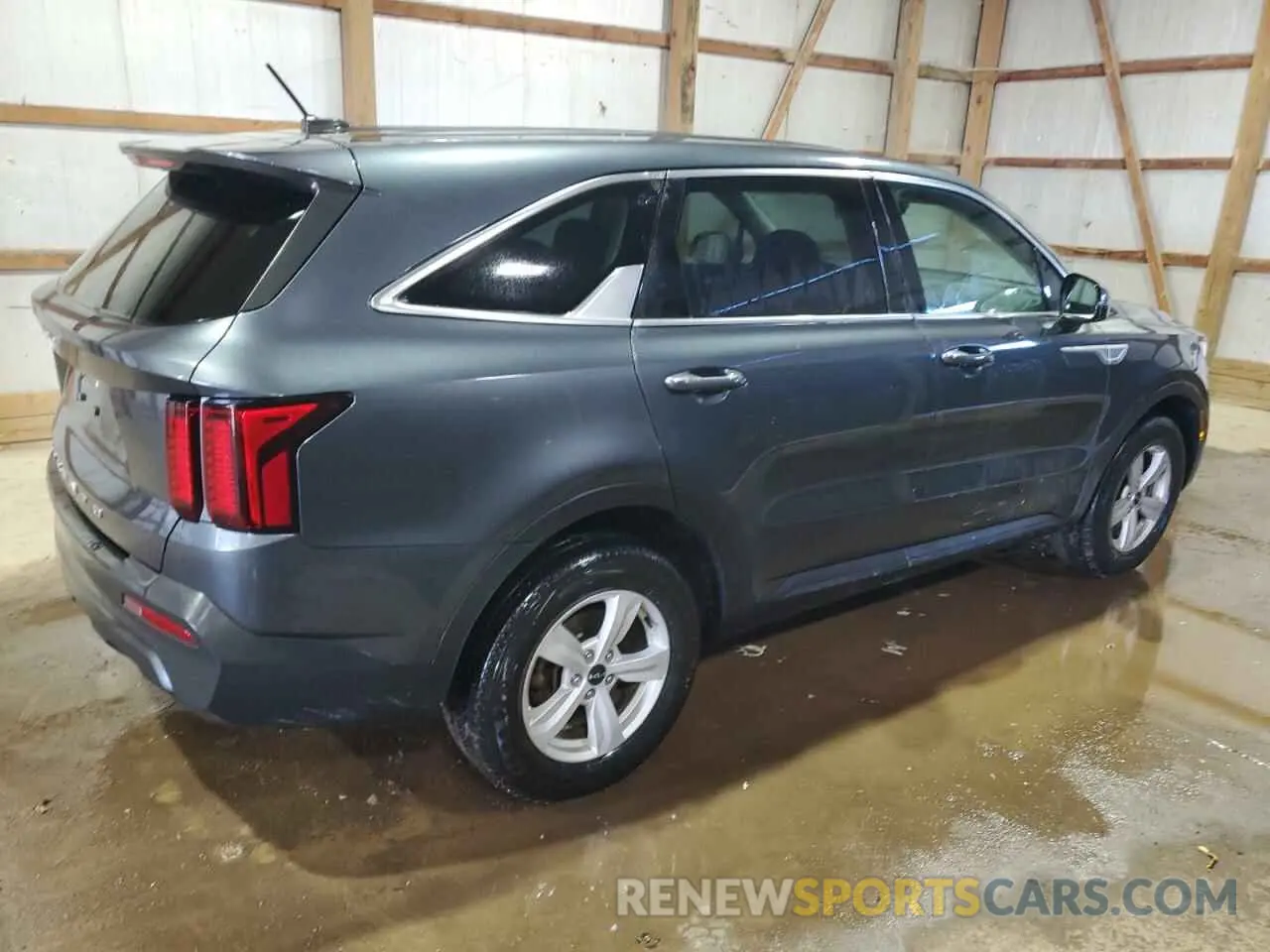 3 Photograph of a damaged car 5XYRGDLC6NG100458 KIA SORENTO 2022