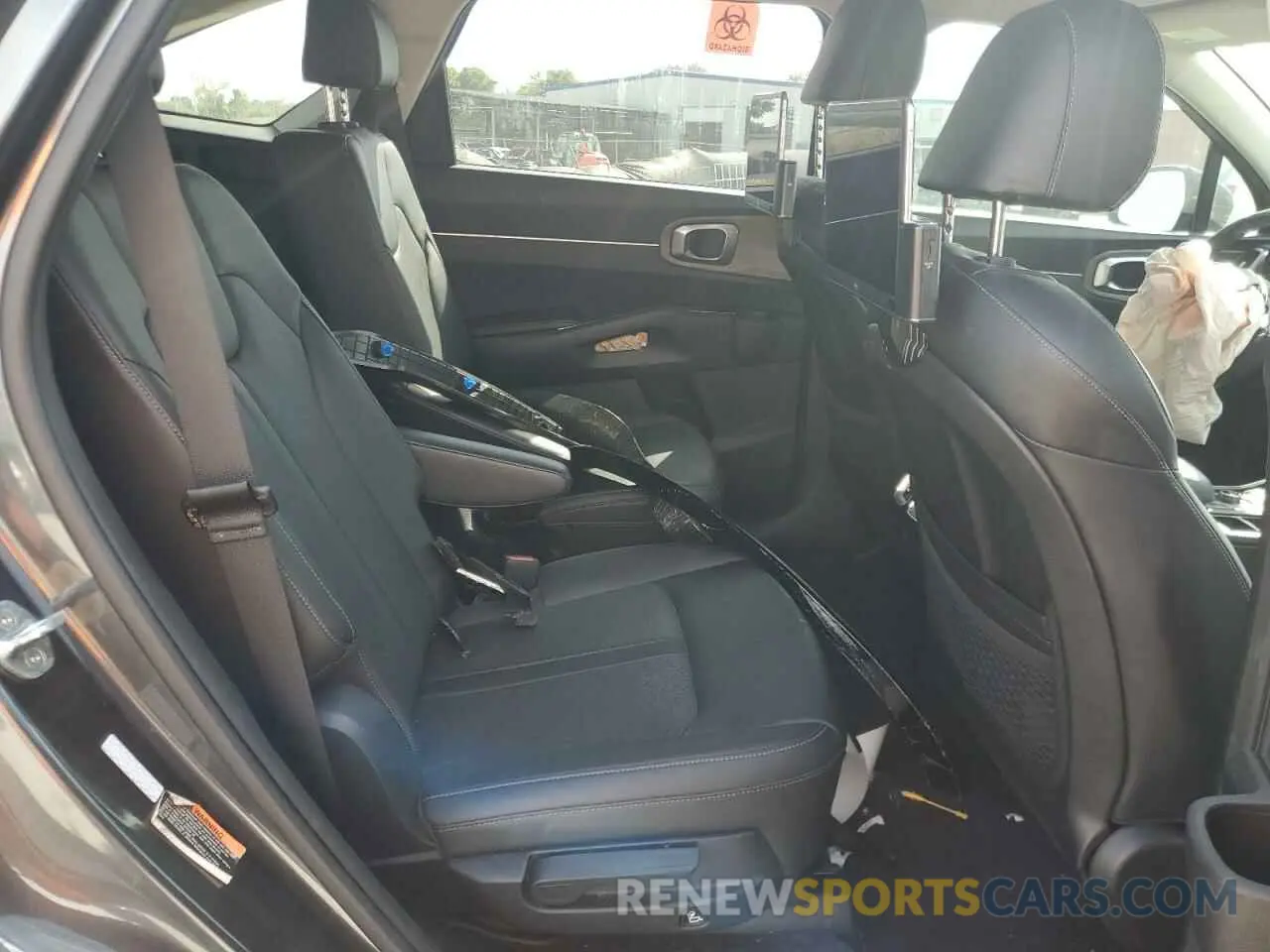 11 Photograph of a damaged car 5XYRH4LF4NG157023 KIA SORENTO 2022