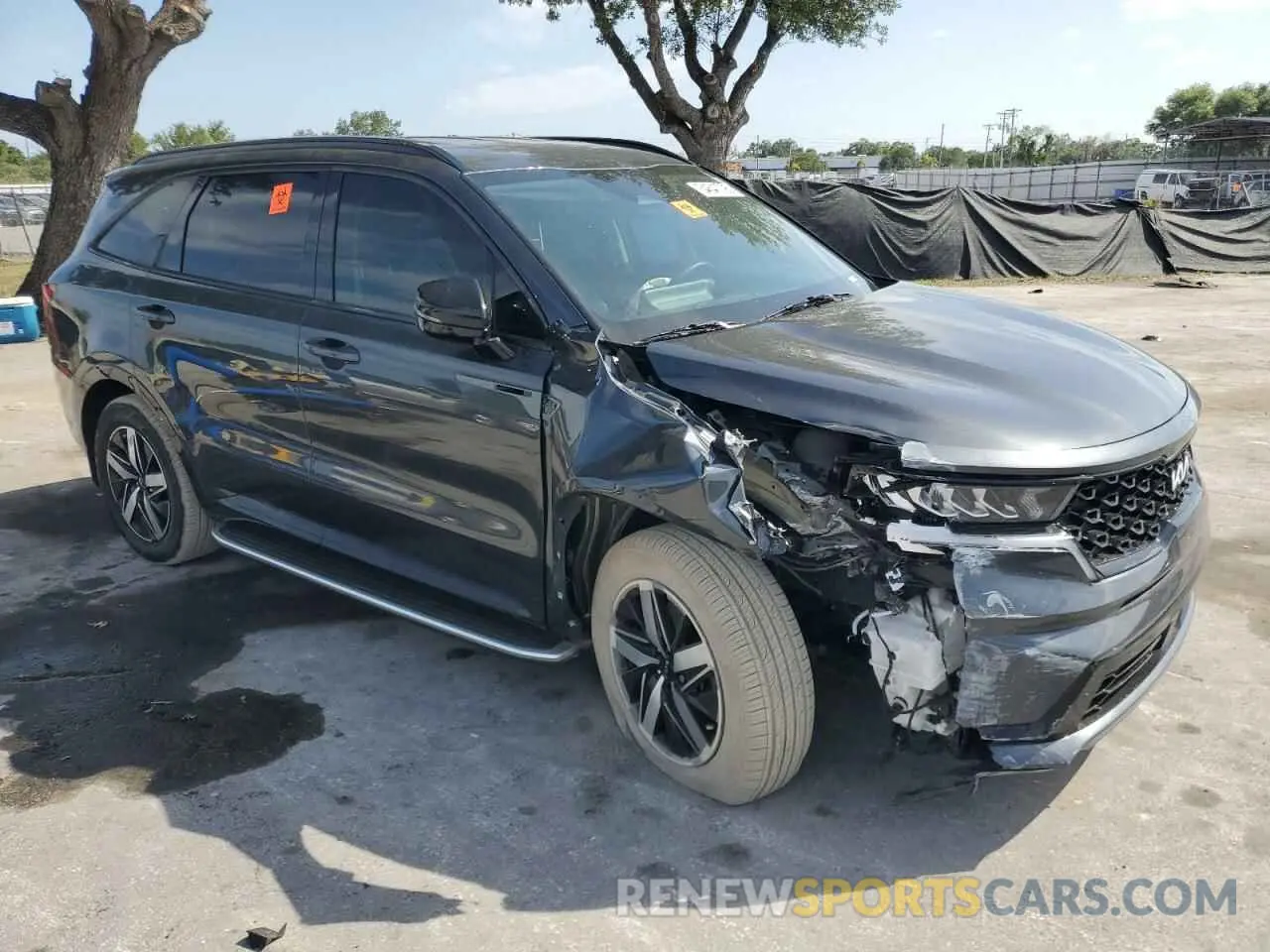 4 Photograph of a damaged car 5XYRH4LF4NG157023 KIA SORENTO 2022