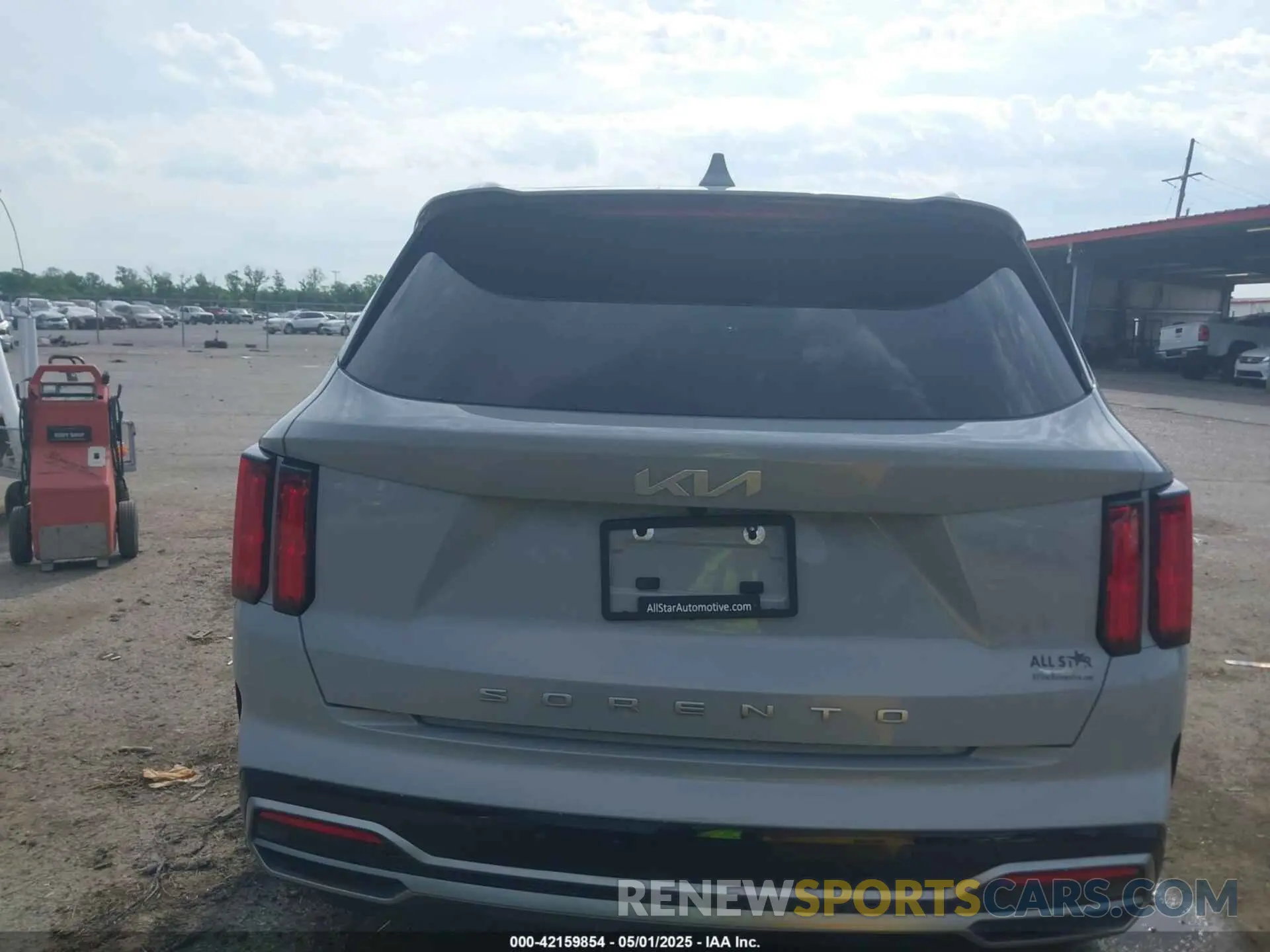 16 Photograph of a damaged car 5XYRK4LF1NG148278 KIA SORENTO 2022