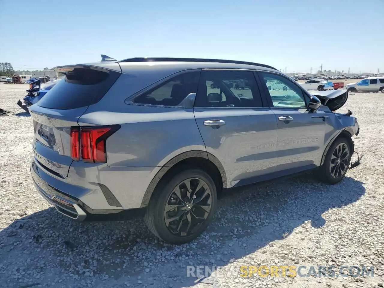 3 Photograph of a damaged car 5XYRK4LF3NG091923 KIA SORENTO 2022