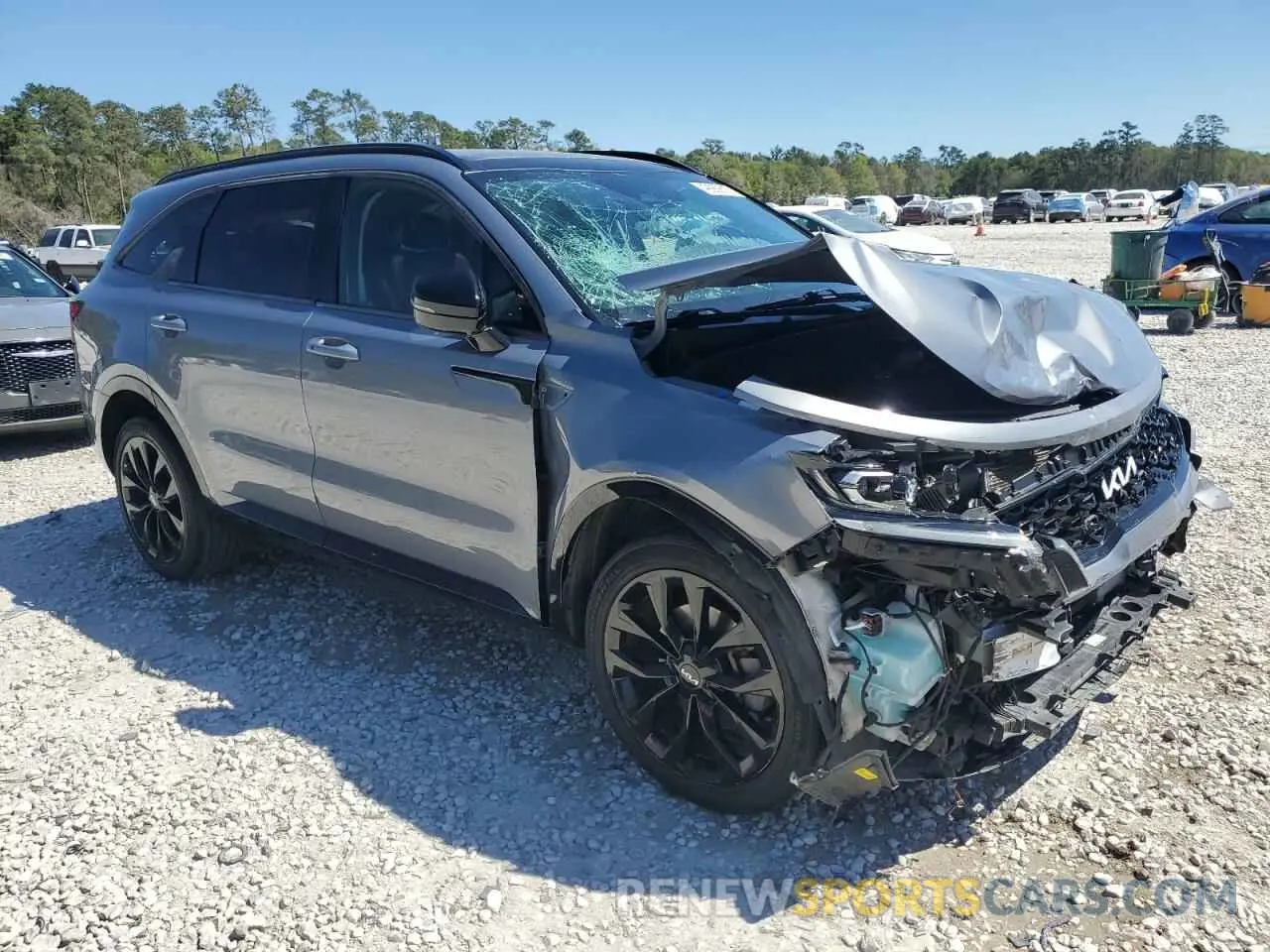 4 Photograph of a damaged car 5XYRK4LF3NG091923 KIA SORENTO 2022