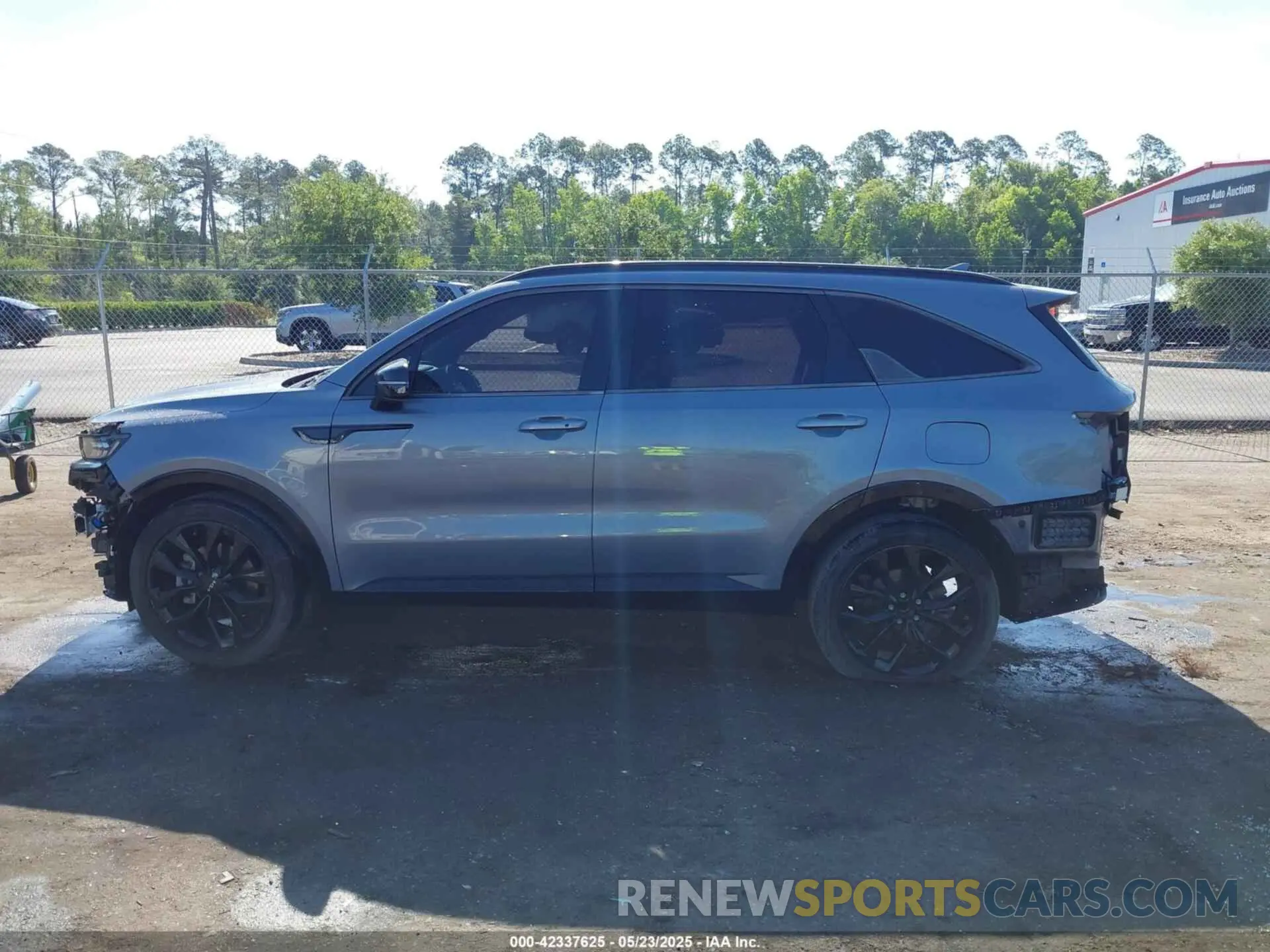15 Photograph of a damaged car 5XYRK4LF8NG093053 KIA SORENTO 2022
