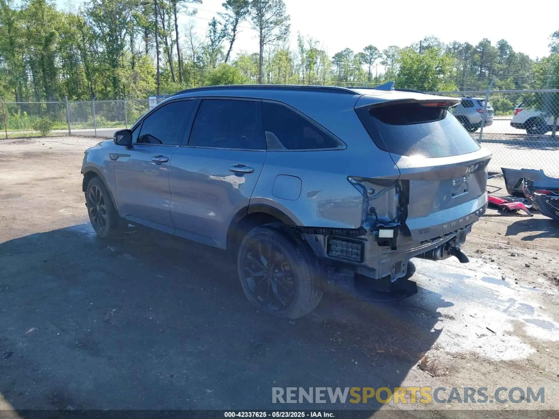 3 Photograph of a damaged car 5XYRK4LF8NG093053 KIA SORENTO 2022