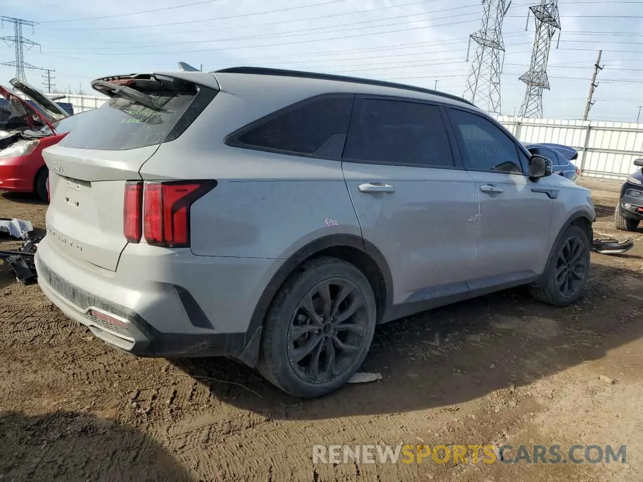 3 Photograph of a damaged car 5XYRK4LF8NG135821 KIA SORENTO 2022