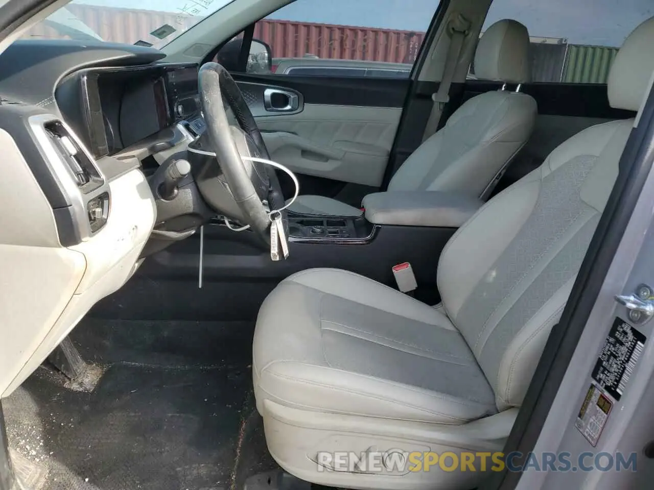 7 Photograph of a damaged car 5XYRK4LF8NG135821 KIA SORENTO 2022