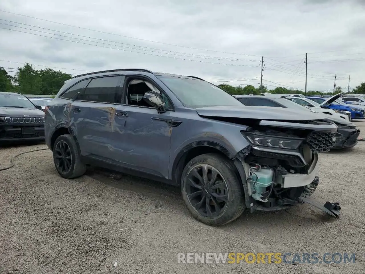 4 Photograph of a damaged car 5XYRKDLF0NG089398 KIA SORENTO 2022