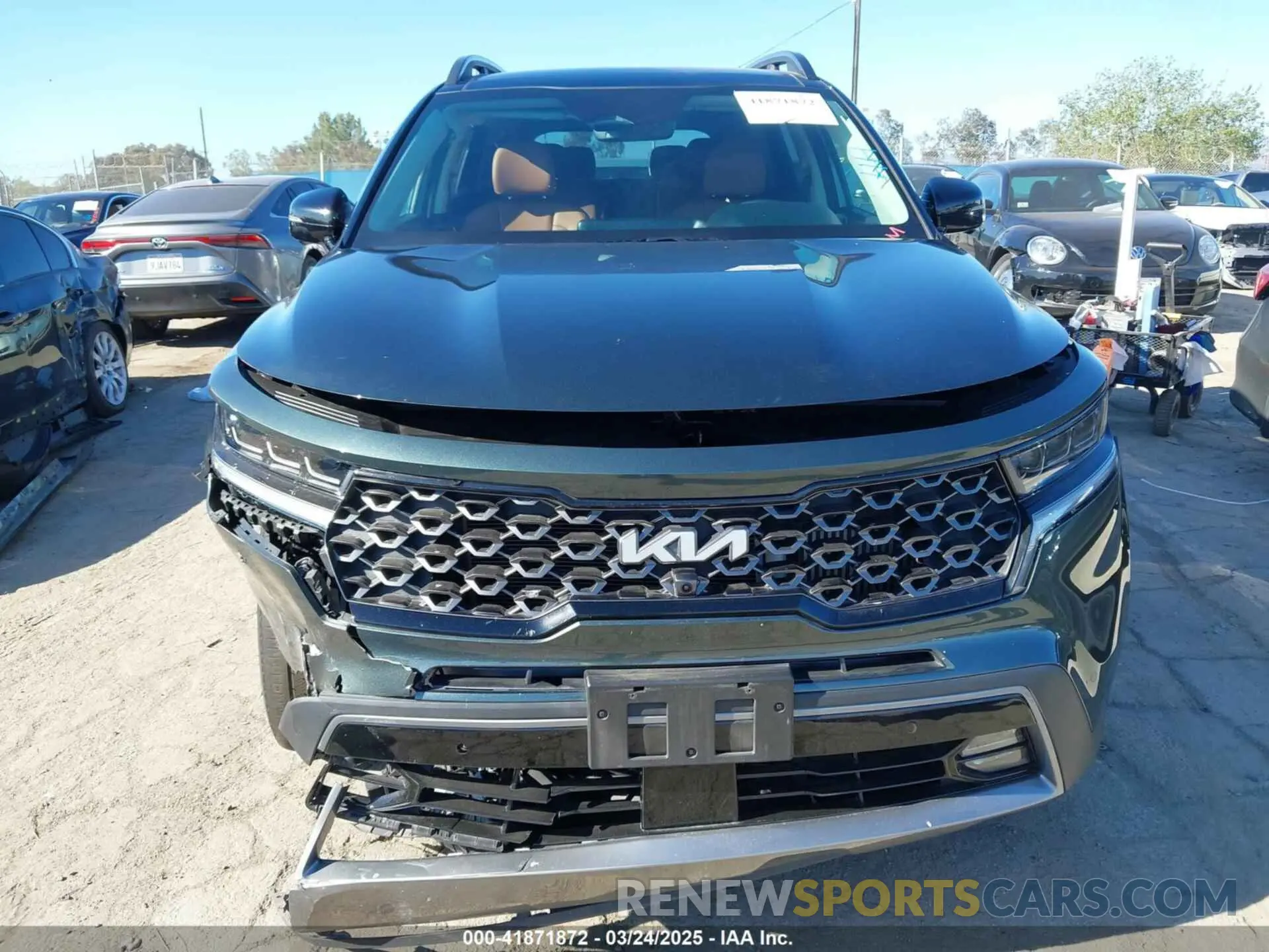 12 Photograph of a damaged car 5XYRKDLF1NG141704 KIA SORENTO 2022