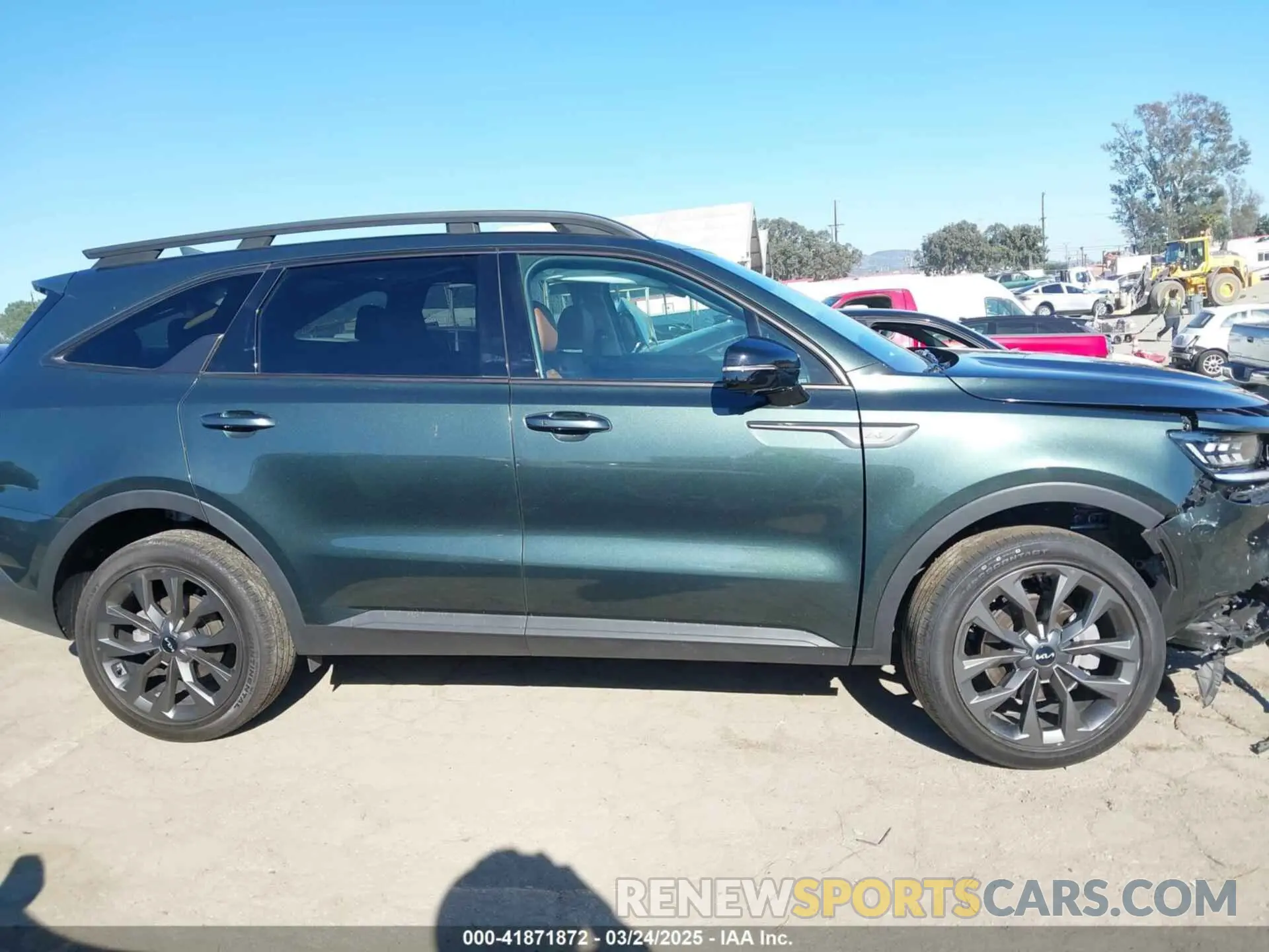 13 Photograph of a damaged car 5XYRKDLF1NG141704 KIA SORENTO 2022