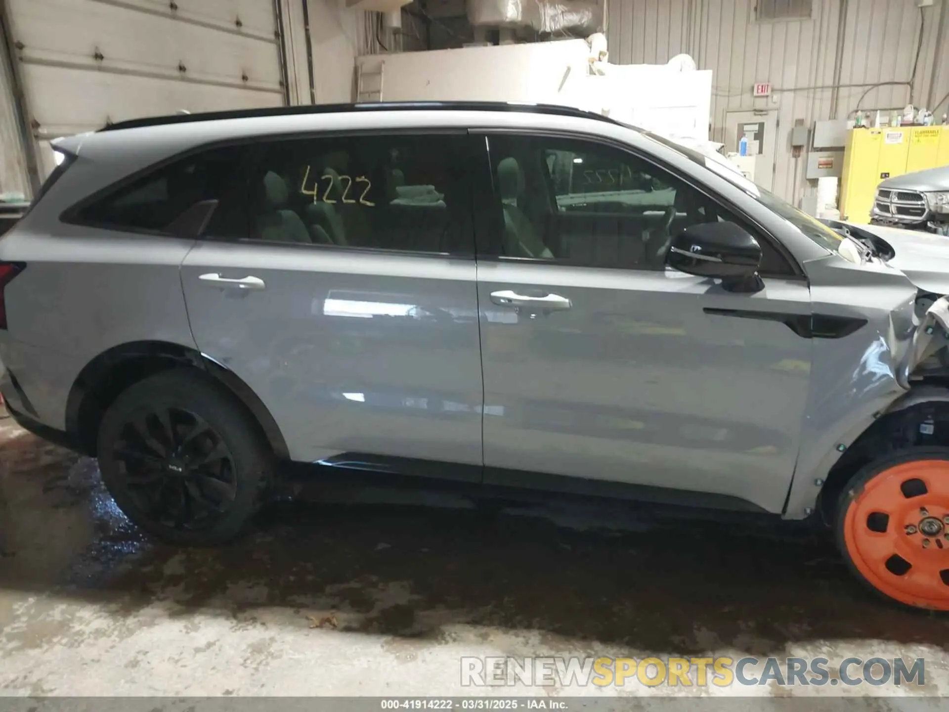 13 Photograph of a damaged car 5XYRKDLF3NG117906 KIA SORENTO 2022