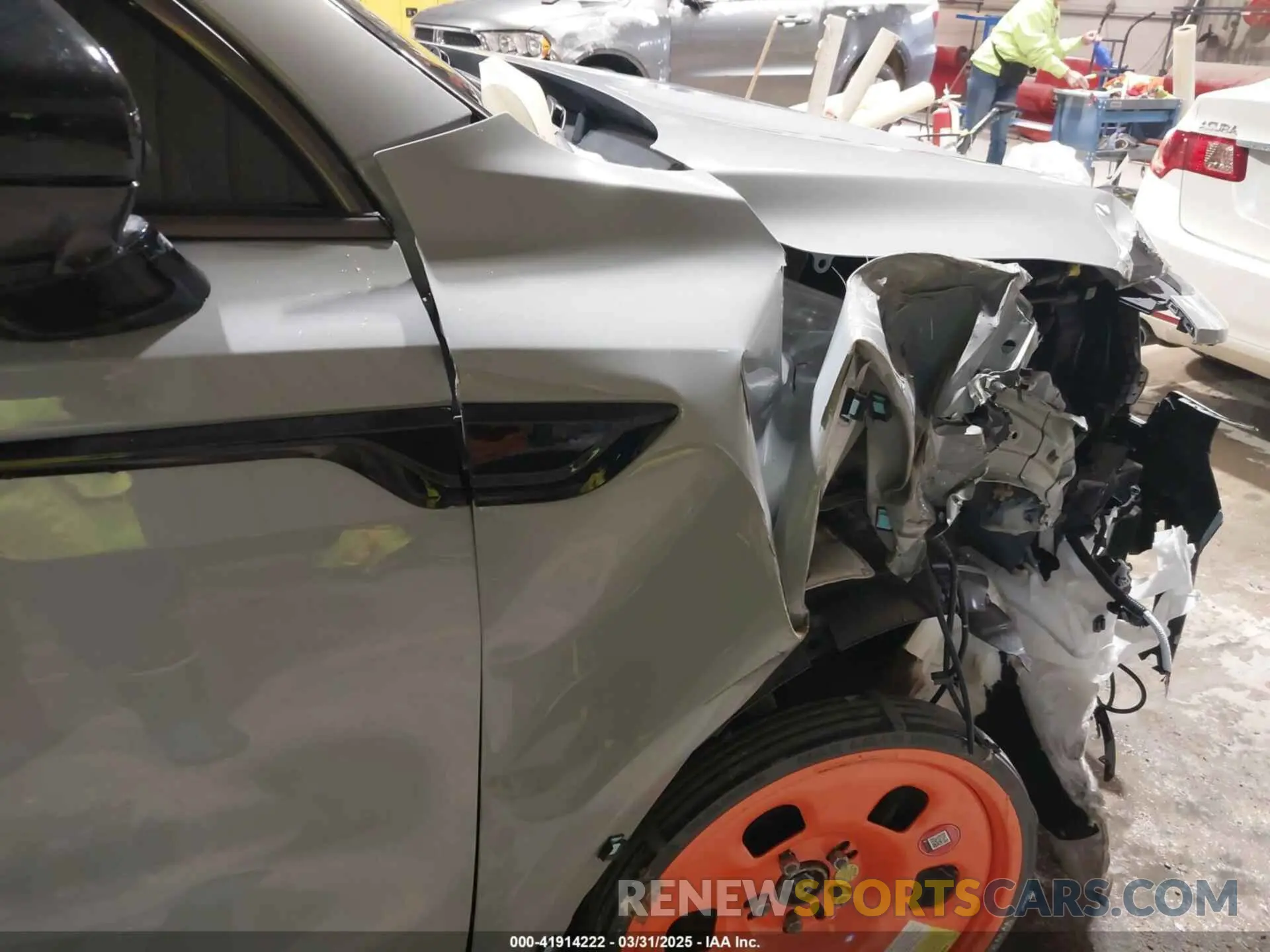 19 Photograph of a damaged car 5XYRKDLF3NG117906 KIA SORENTO 2022