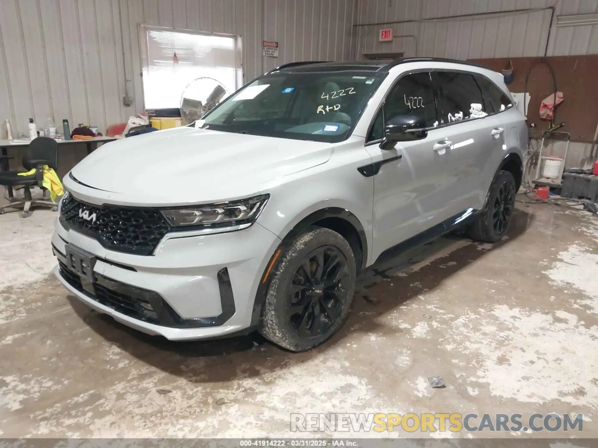 2 Photograph of a damaged car 5XYRKDLF3NG117906 KIA SORENTO 2022