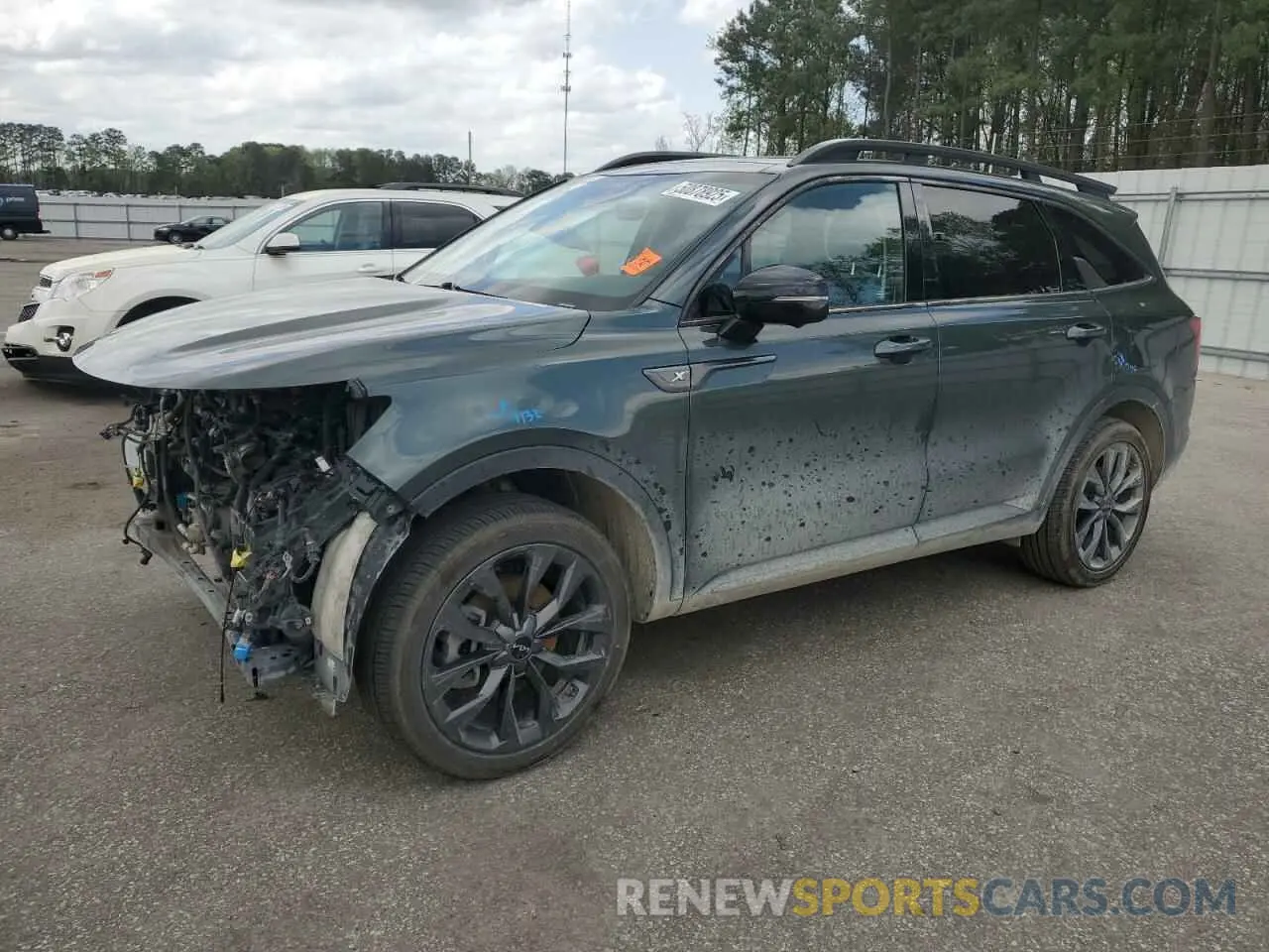 1 Photograph of a damaged car 5XYRKDLF4NG093700 KIA SORENTO 2022