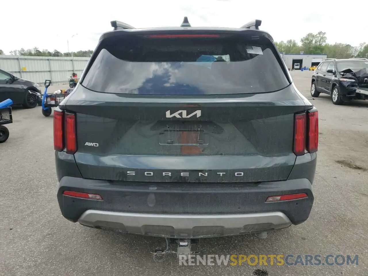6 Photograph of a damaged car 5XYRKDLF4NG093700 KIA SORENTO 2022