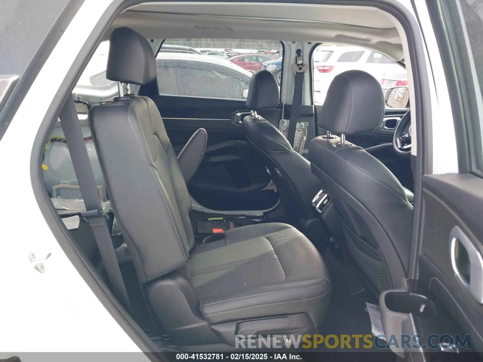 8 Фотография поврежденного автомобиля 5XYRKDLF5NG110939 KIA SORENTO 2022