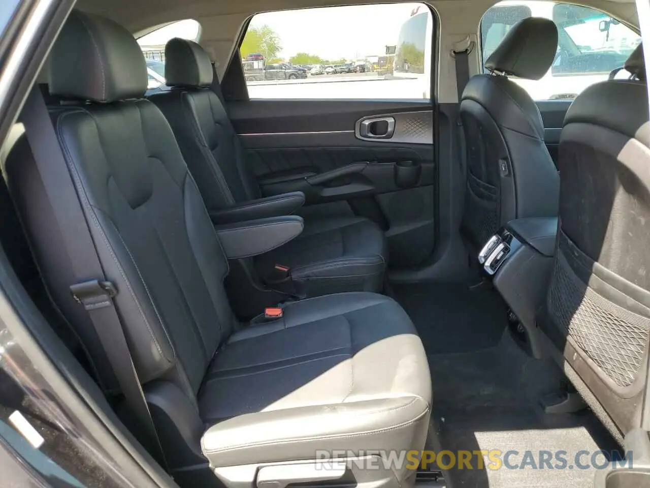 11 Фотография поврежденного автомобиля 5XYRKDLF6NG076073 KIA SORENTO 2022
