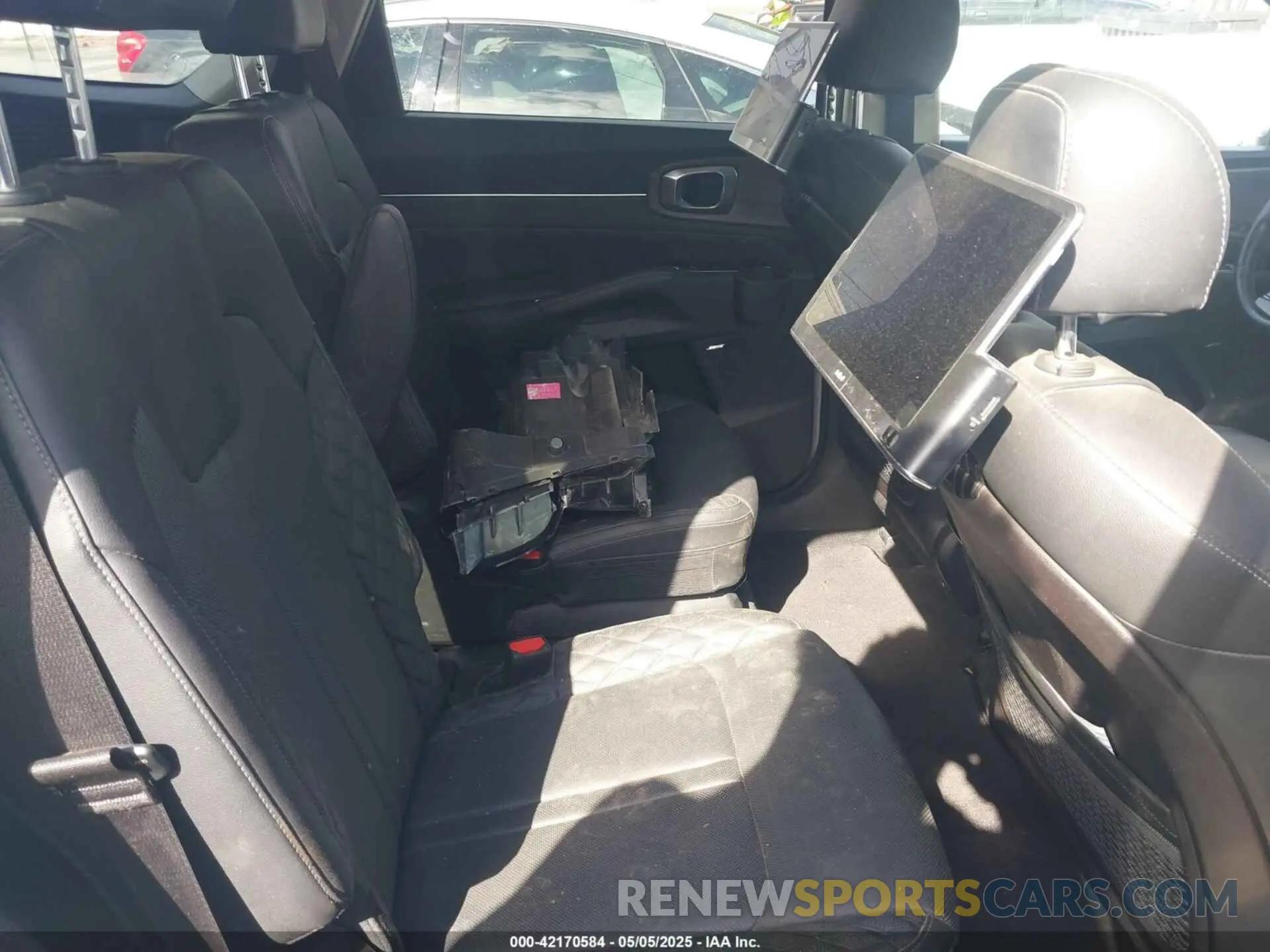 8 Фотография поврежденного автомобиля 5XYRKDLF6NG093083 KIA SORENTO 2022
