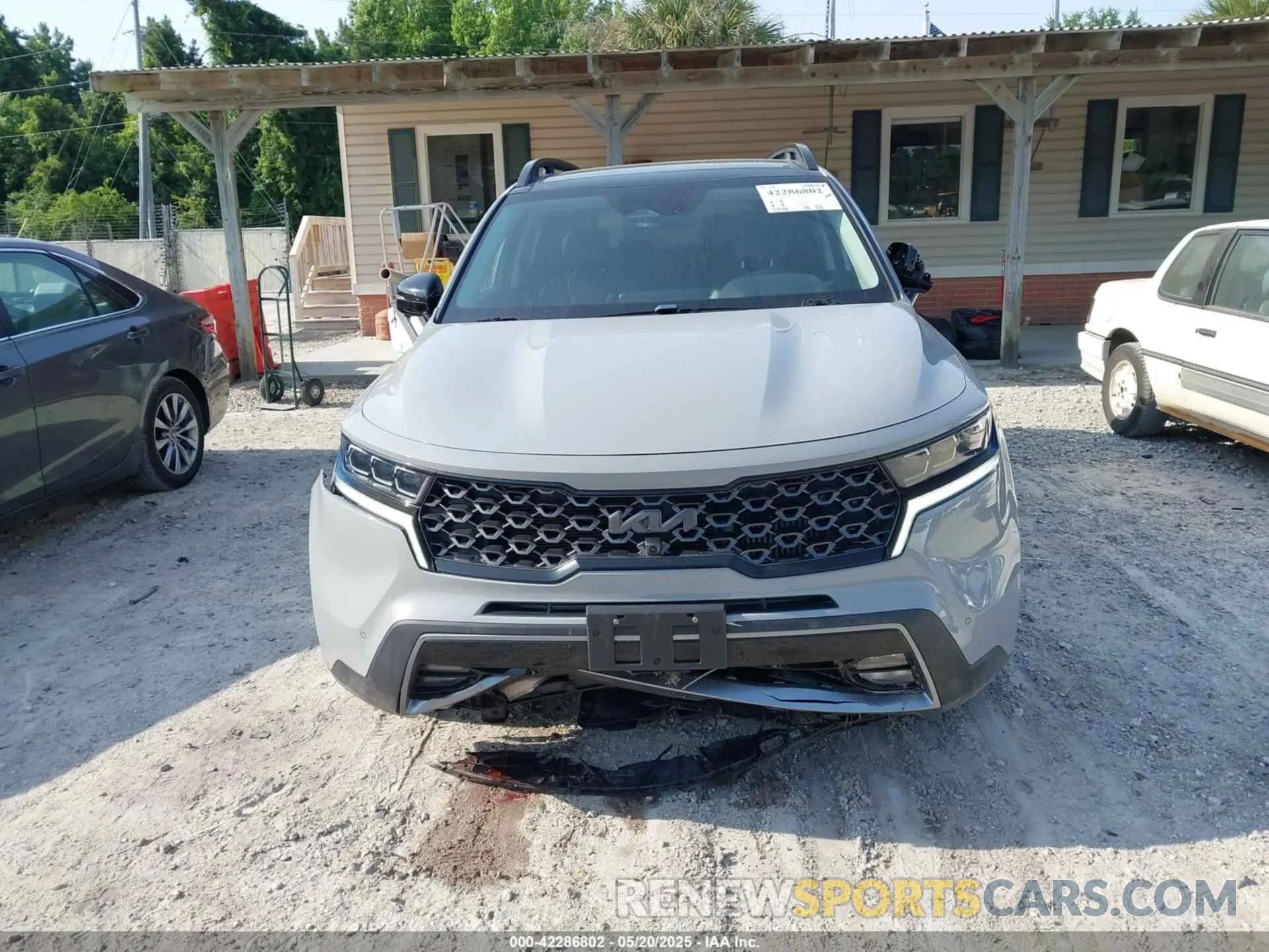 12 Photograph of a damaged car 5XYRKDLF8NG107713 KIA SORENTO 2022