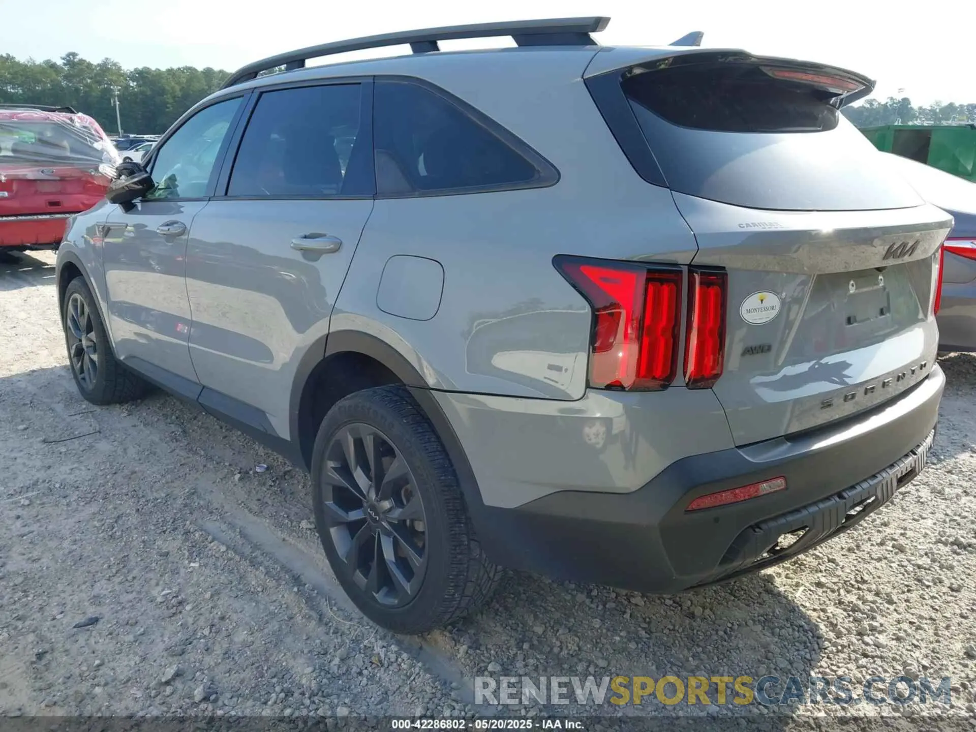 3 Photograph of a damaged car 5XYRKDLF8NG107713 KIA SORENTO 2022