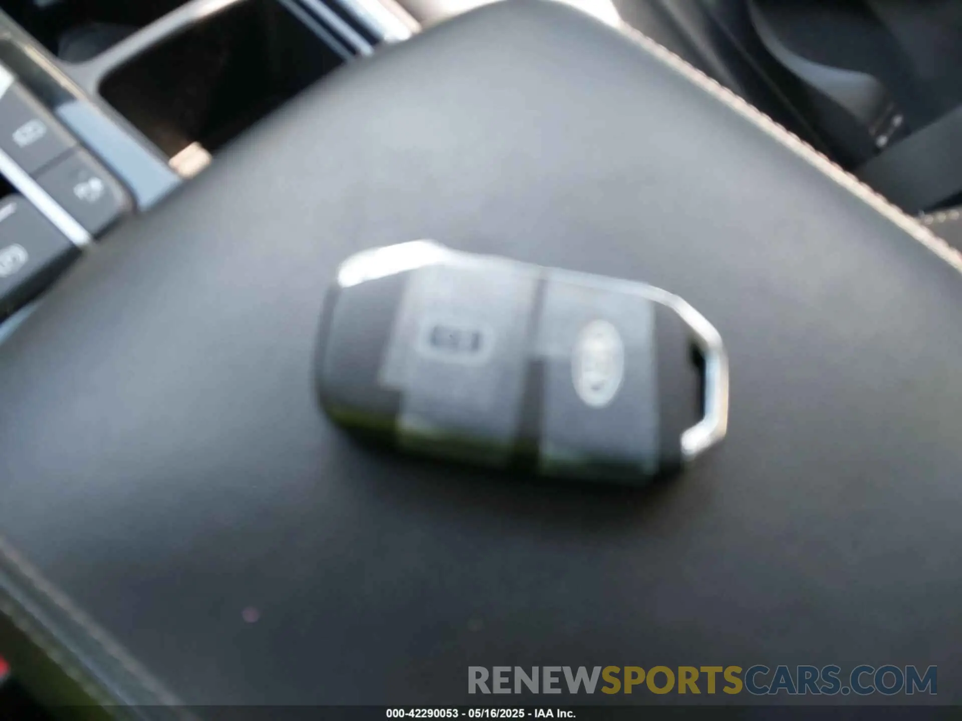 11 Photograph of a damaged car 5XYRKDLF9NG076360 KIA SORENTO 2022