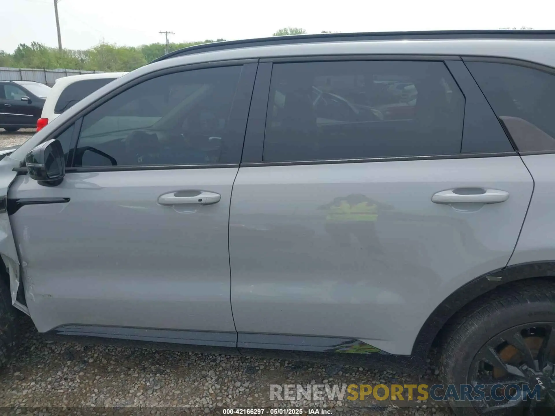 15 Photograph of a damaged car 5XYRKDLF9NG079825 KIA SORENTO 2022