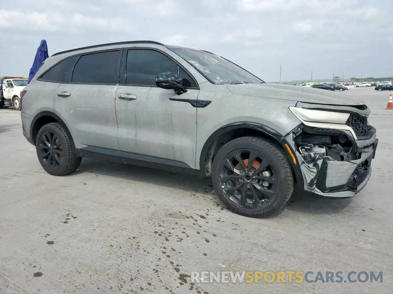 4 Photograph of a damaged car 5XYRKDLFXNG114470 KIA SORENTO 2022