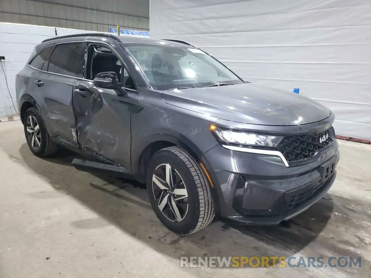 4 Photograph of a damaged car 5XYRL4LC0NG108891 KIA SORENTO 2022