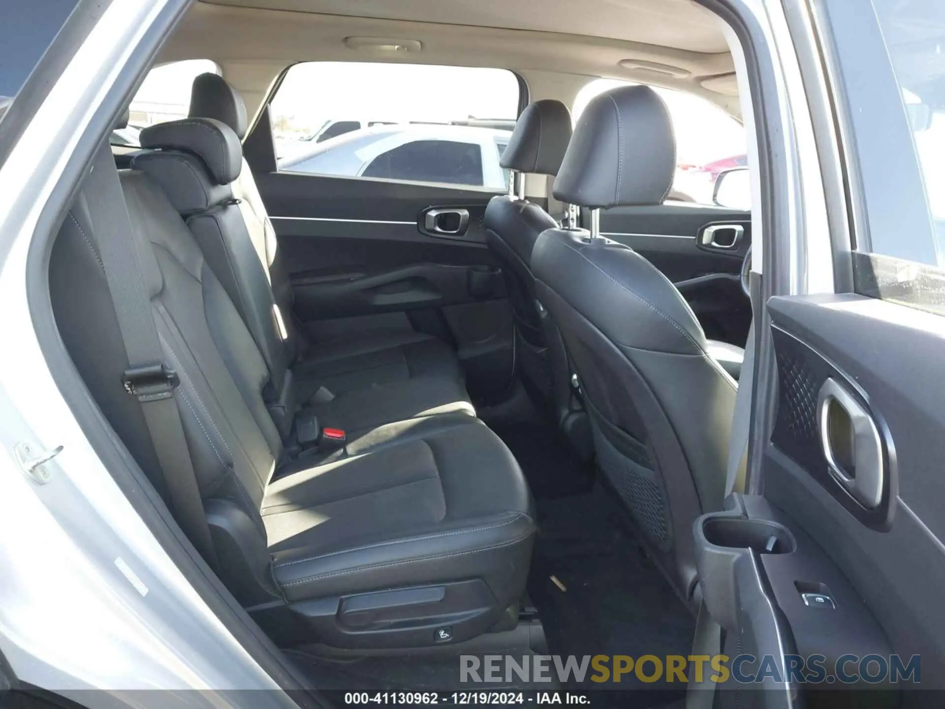 8 Фотография поврежденного автомобиля 5XYRL4LC7NG075601 KIA SORENTO 2022