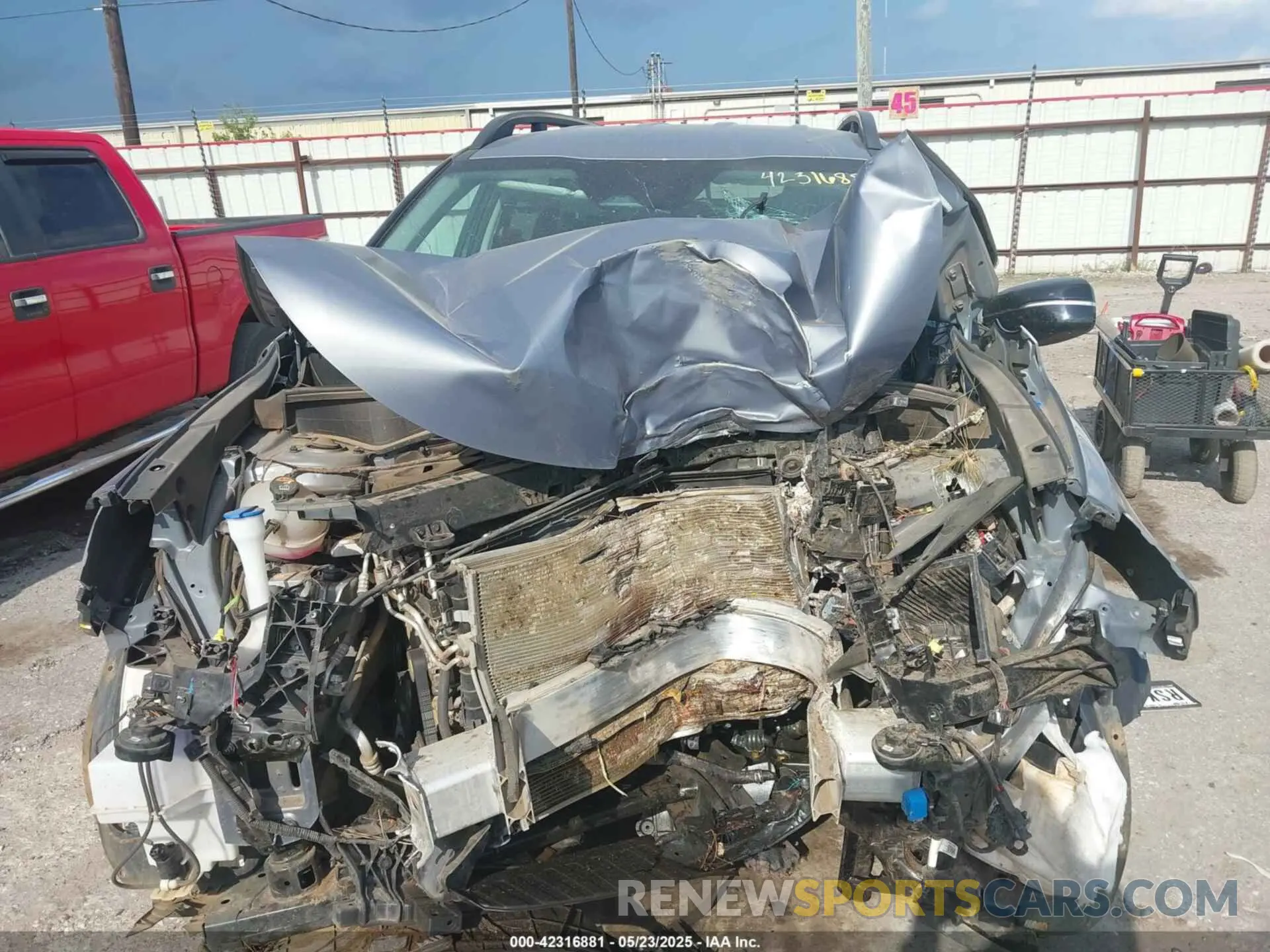 11 Photograph of a damaged car 5XYRLDLC1NG105322 KIA SORENTO 2022