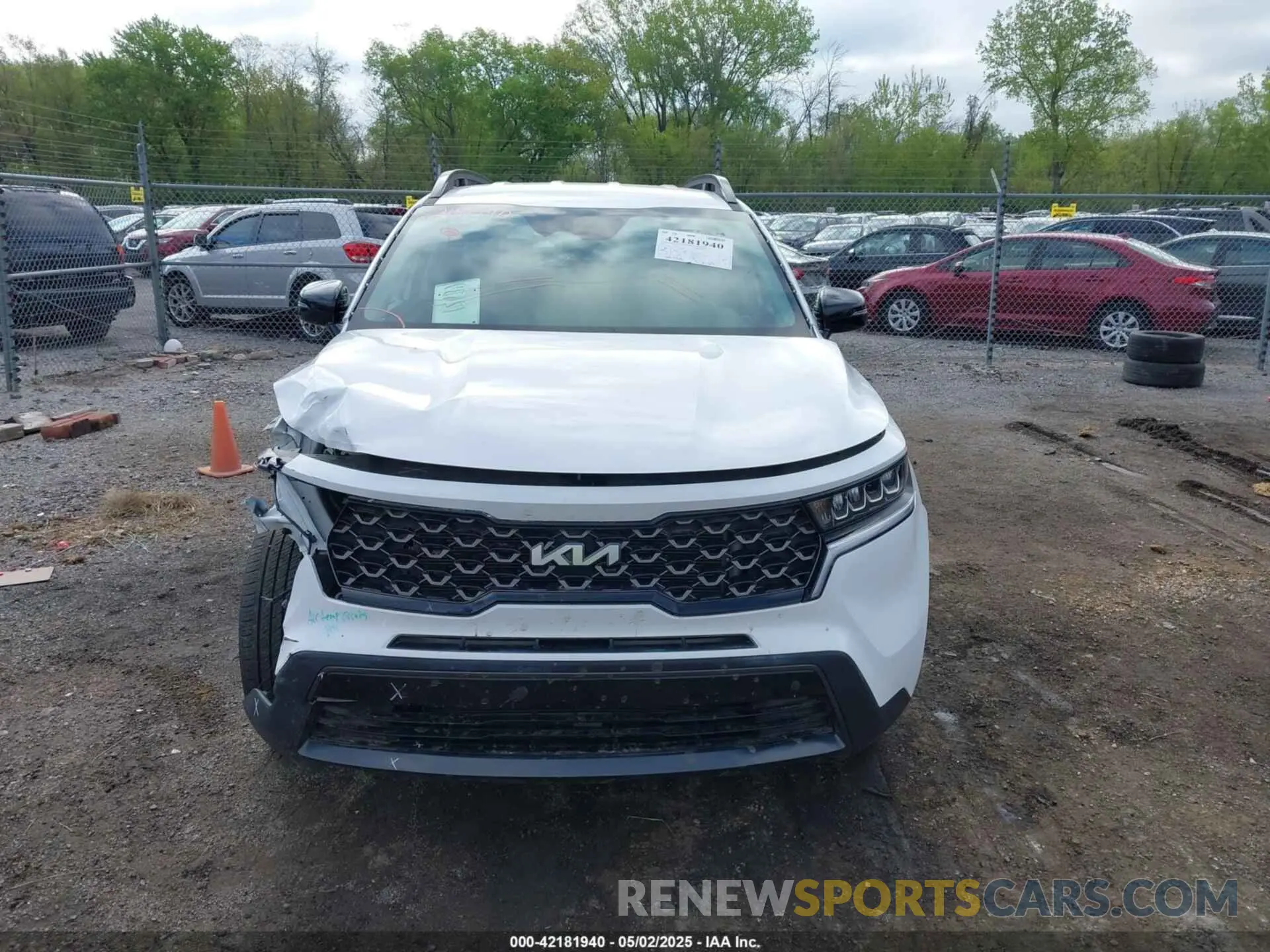 12 Photograph of a damaged car 5XYRLDLC4NG149640 KIA SORENTO 2022