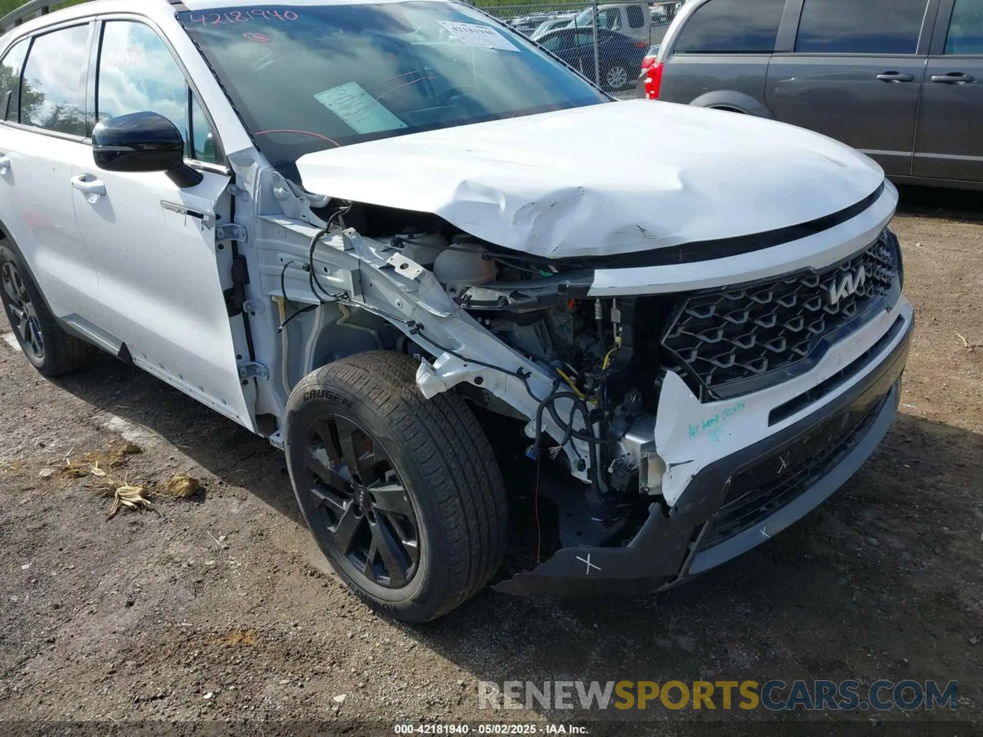 6 Photograph of a damaged car 5XYRLDLC4NG149640 KIA SORENTO 2022