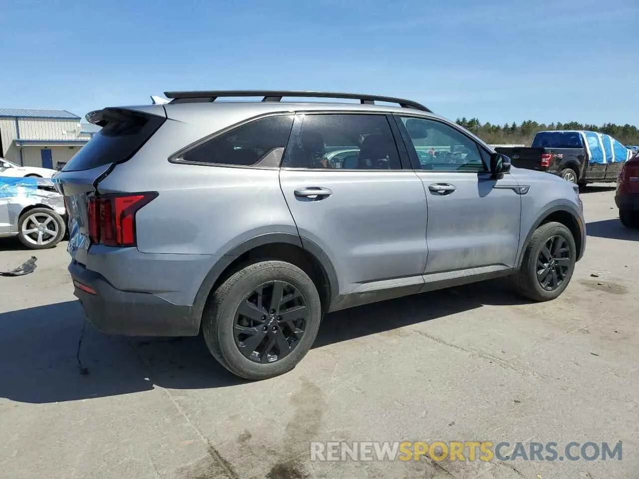 3 Photograph of a damaged car 5XYRLDLC5NG085365 KIA SORENTO 2022