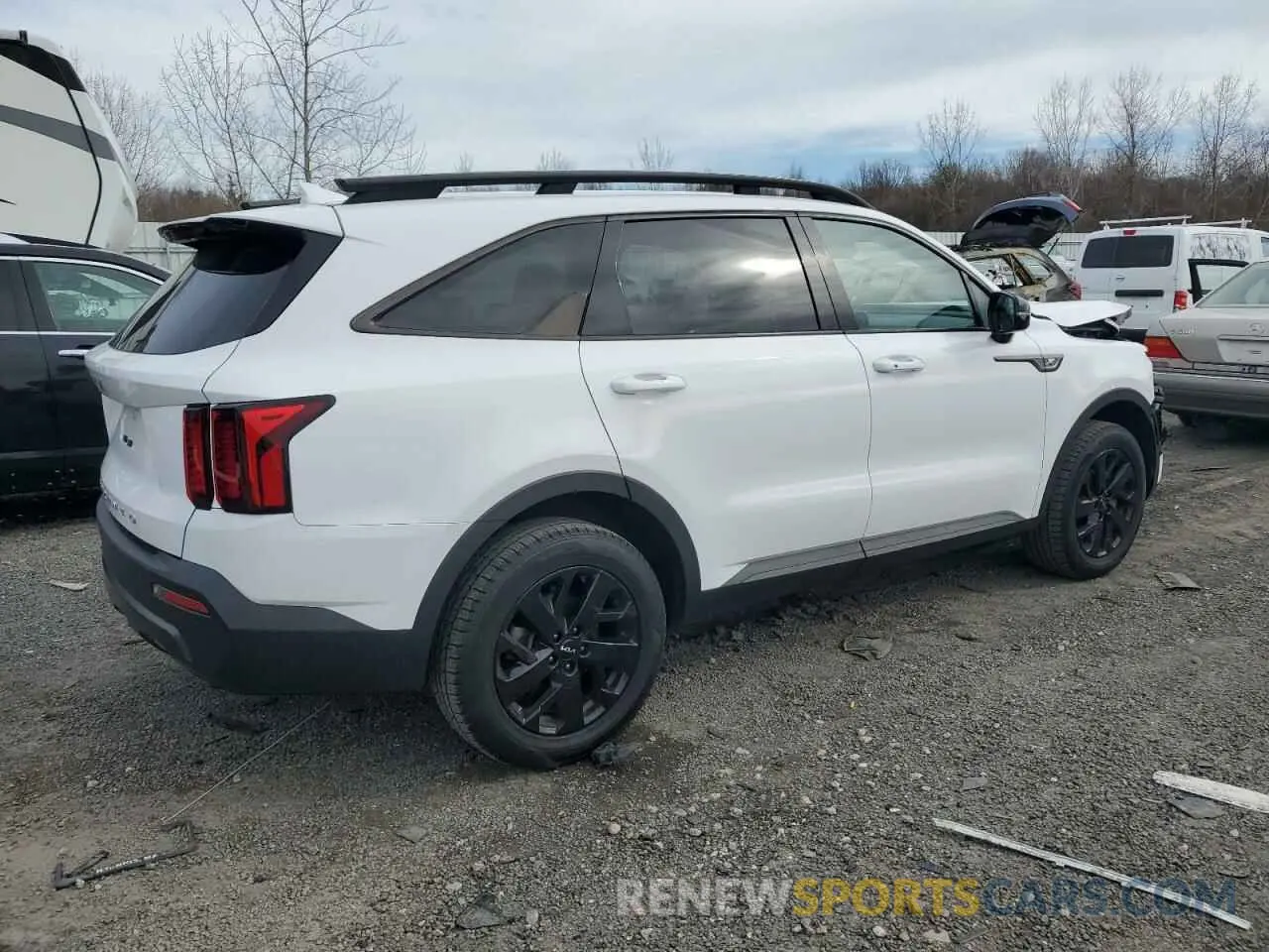 3 Photograph of a damaged car 5XYRLDLC7NG109066 KIA SORENTO 2022