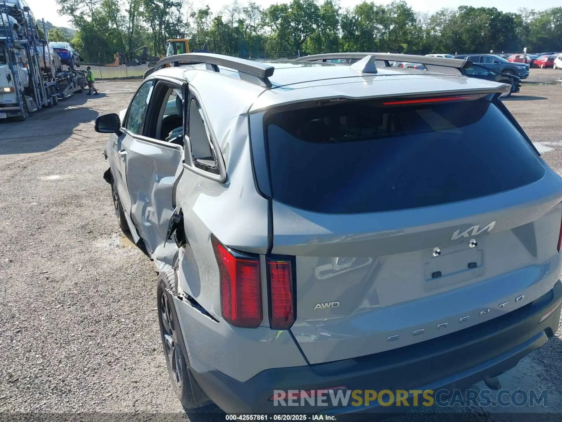 21 Photograph of a damaged car 5XYRLDLC7NG144870 KIA SORENTO 2022
