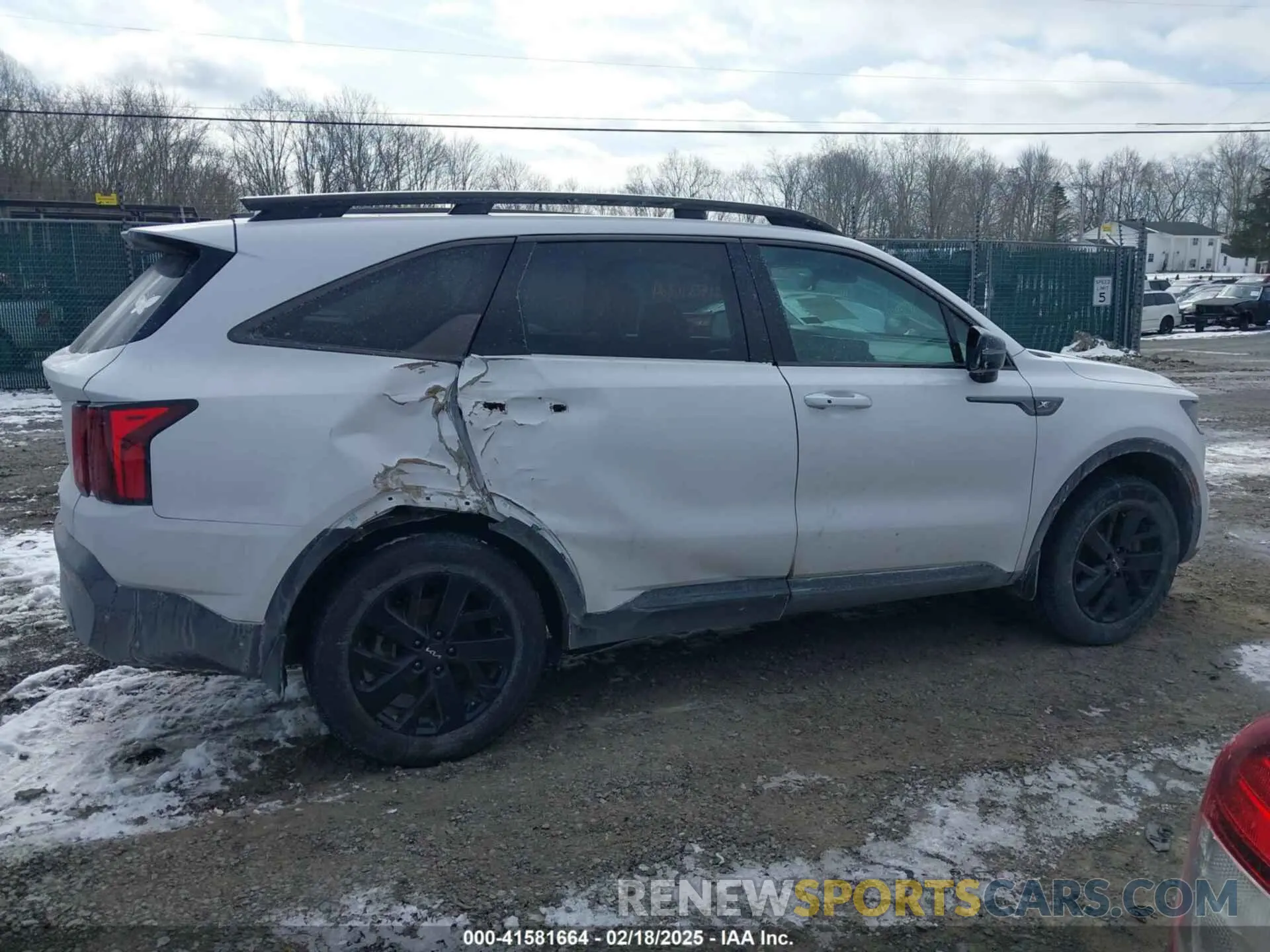 13 Photograph of a damaged car 5XYRLDLCXNG150954 KIA SORENTO 2022