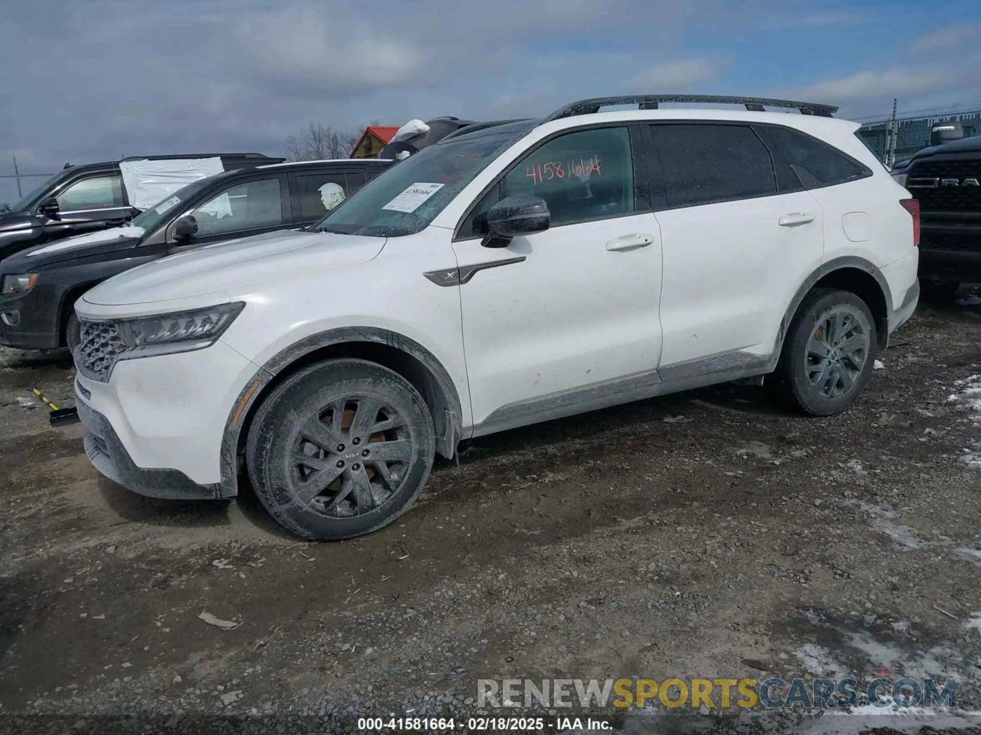2 Photograph of a damaged car 5XYRLDLCXNG150954 KIA SORENTO 2022
