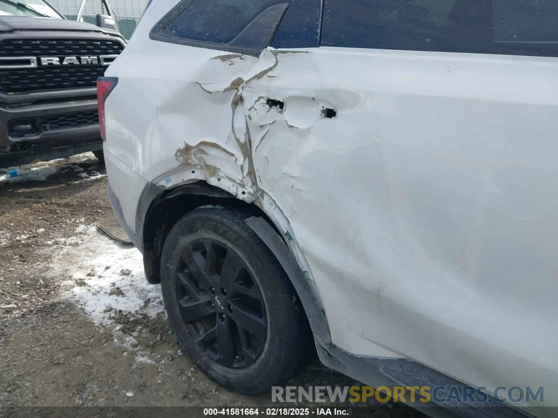 6 Photograph of a damaged car 5XYRLDLCXNG150954 KIA SORENTO 2022