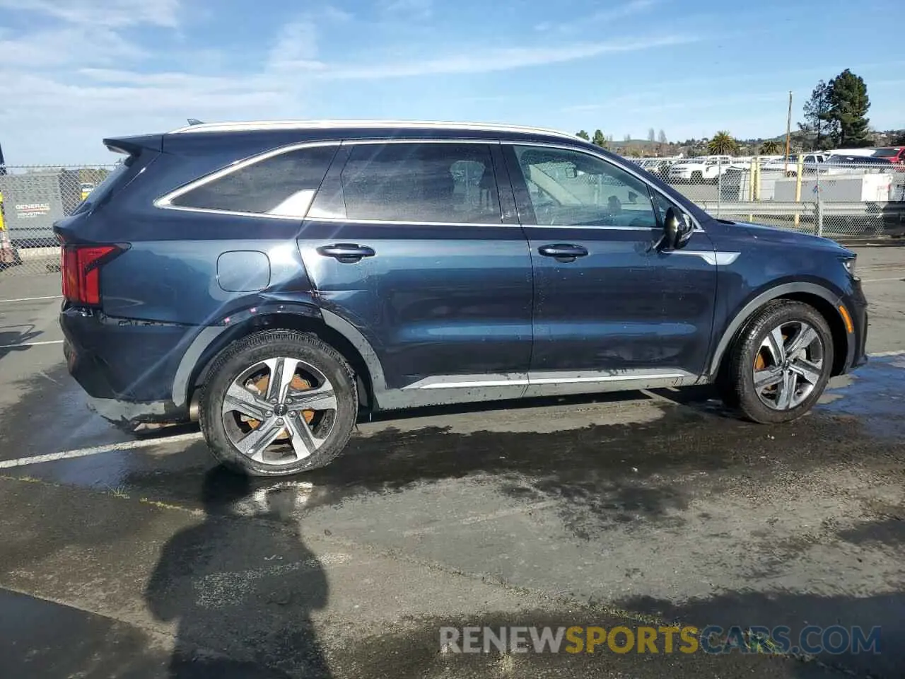 3 Photograph of a damaged car KNDRJDLH2N5066928 KIA SORENTO 2022