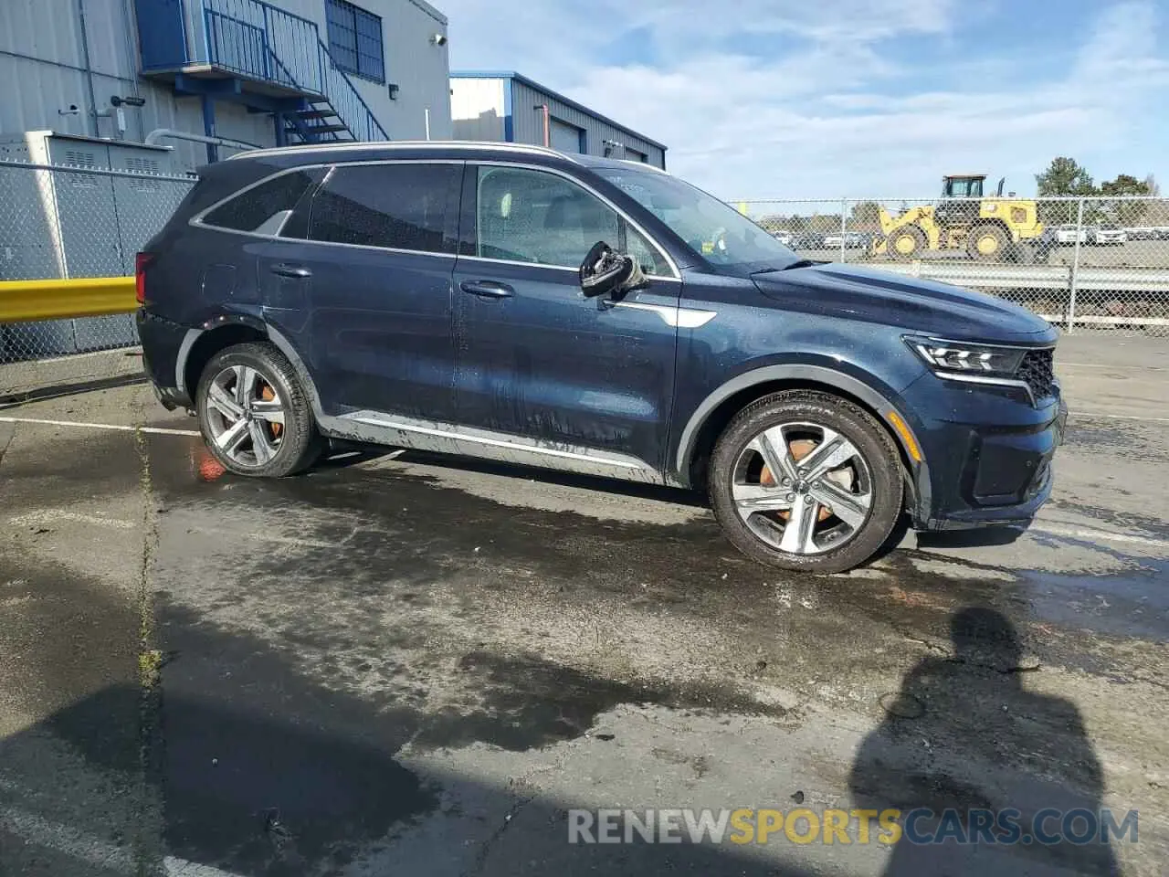4 Photograph of a damaged car KNDRJDLH2N5066928 KIA SORENTO 2022