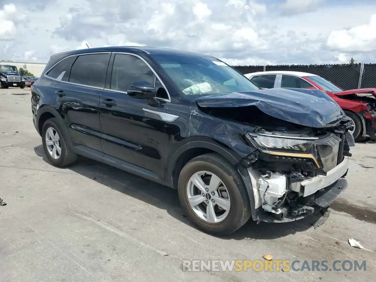 4 Photograph of a damaged car 5XYRG4LC5PG244912 KIA SORENTO 2023