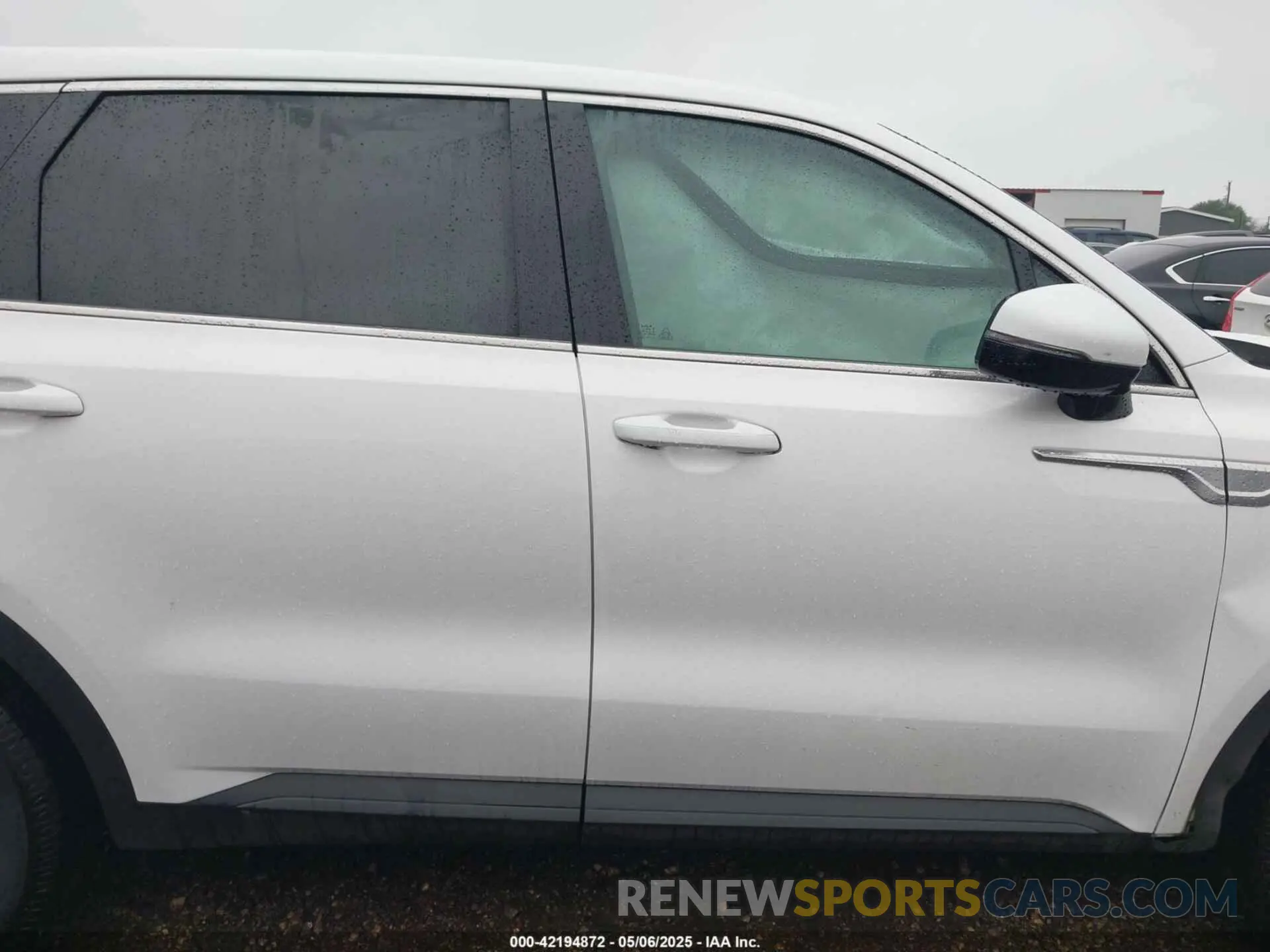 12 Photograph of a damaged car 5XYRG4LC8PG230034 KIA SORENTO 2023