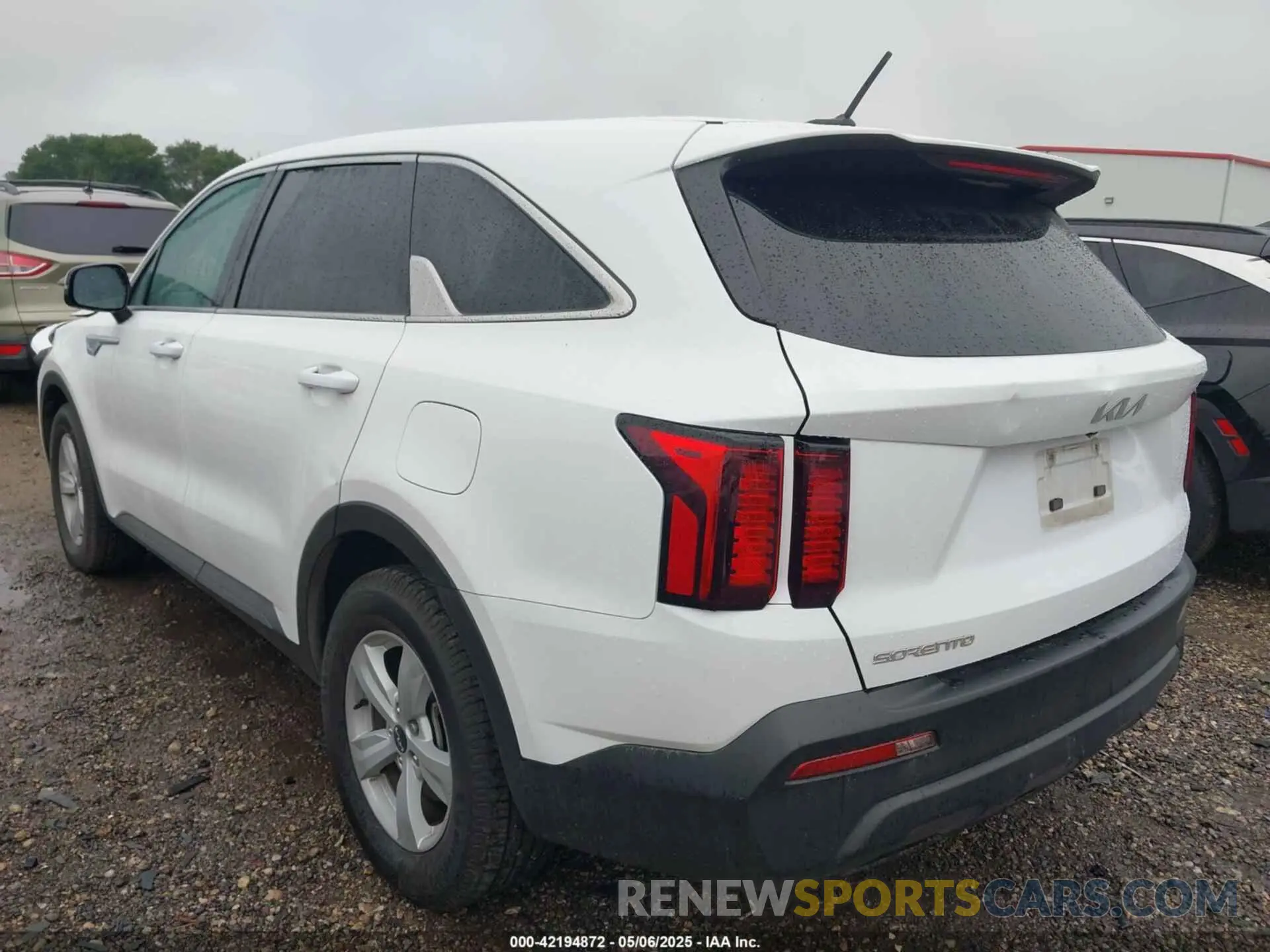 3 Photograph of a damaged car 5XYRG4LC8PG230034 KIA SORENTO 2023