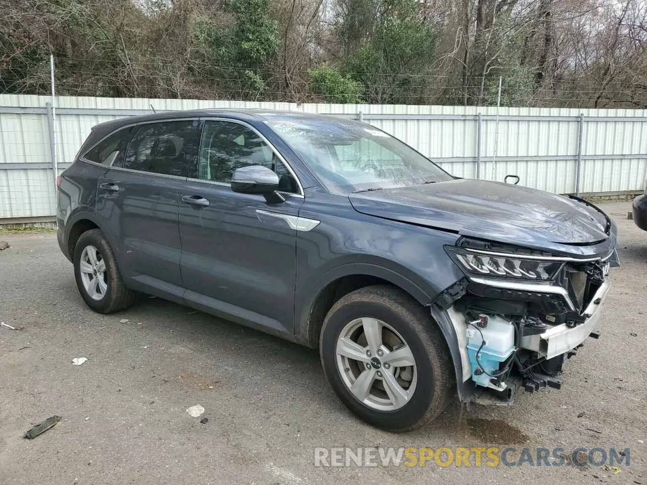 4 Photograph of a damaged car 5XYRG4LC8PG243107 KIA SORENTO 2023