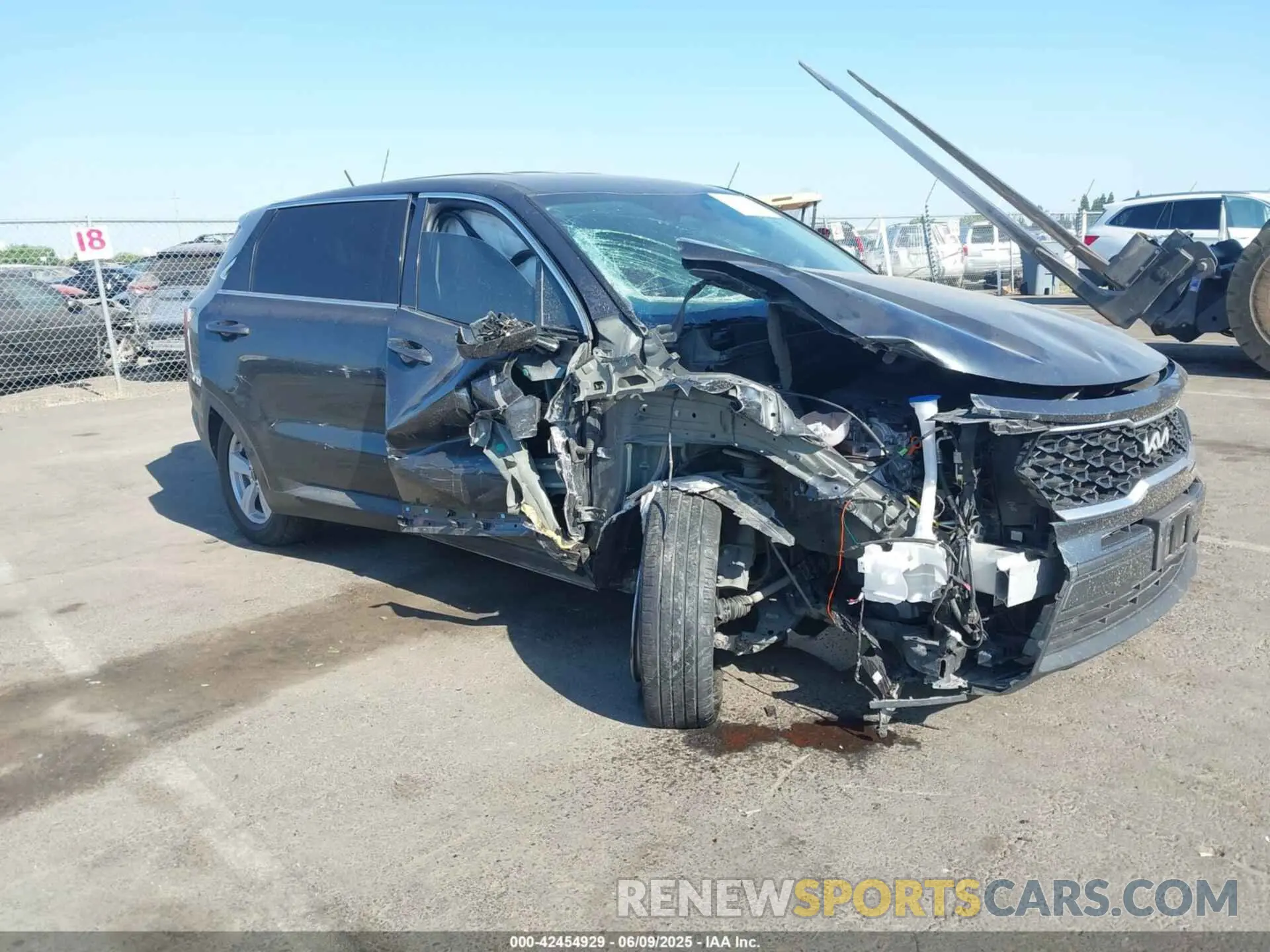 1 Photograph of a damaged car 5XYRGDLC8PG207918 KIA SORENTO 2023
