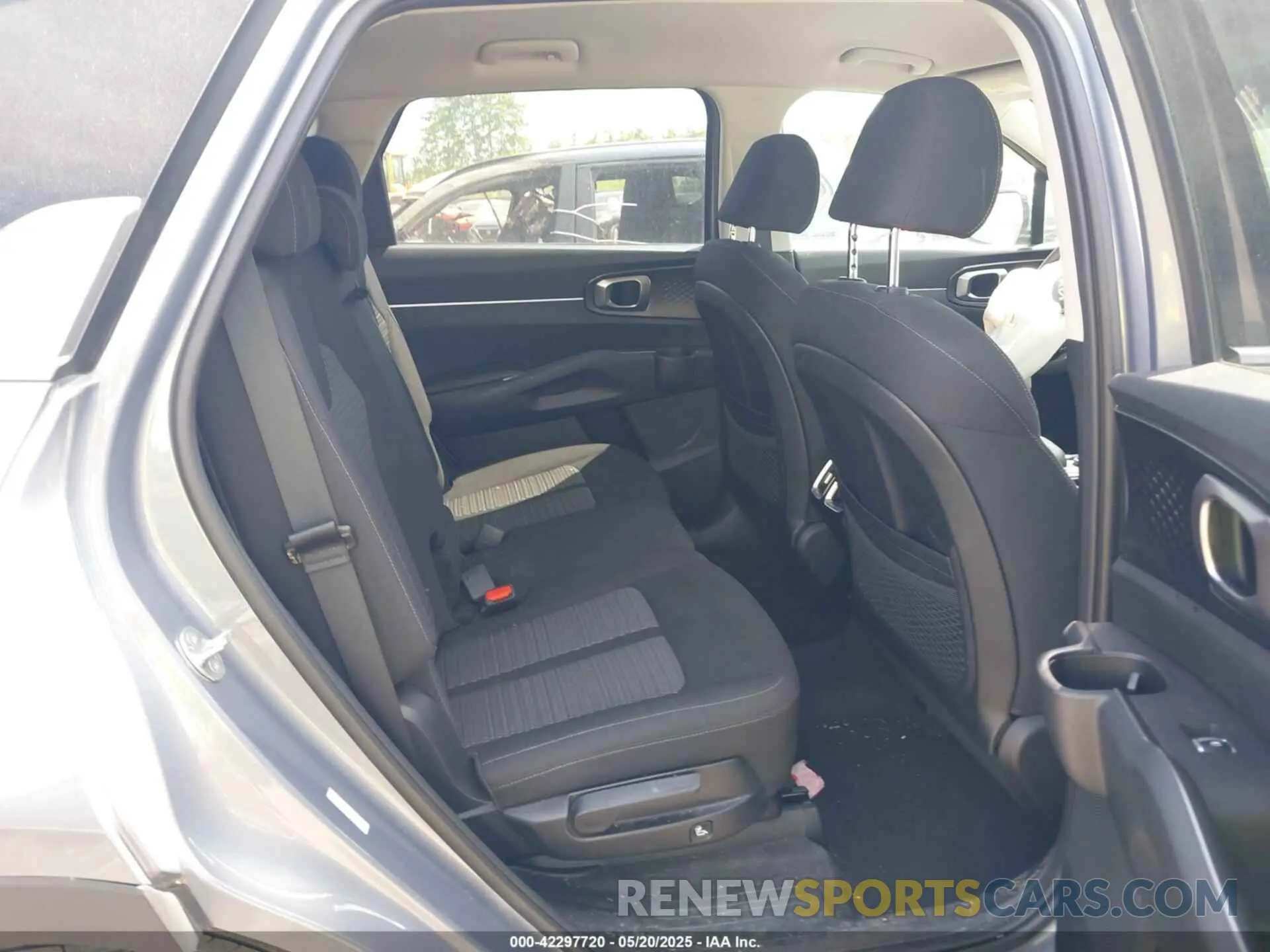 8 Фотография поврежденного автомобиля 5XYRGDLC9PG240958 KIA SORENTO 2023