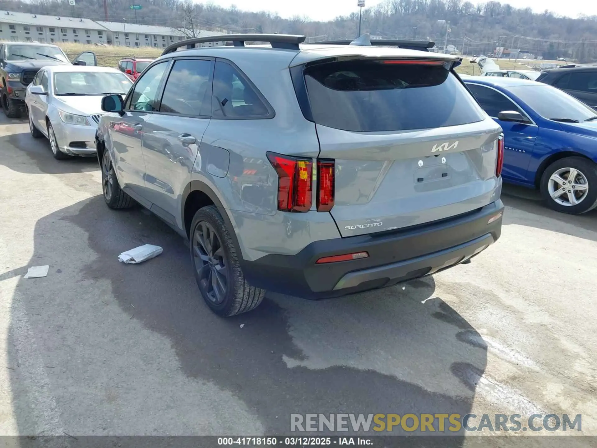 3 Photograph of a damaged car 5XYRHDLF3PG190064 KIA SORENTO 2023