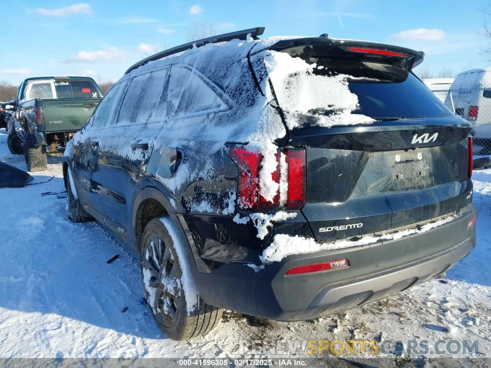 3 Photograph of a damaged car 5XYRHDLF5PG245517 KIA SORENTO 2023