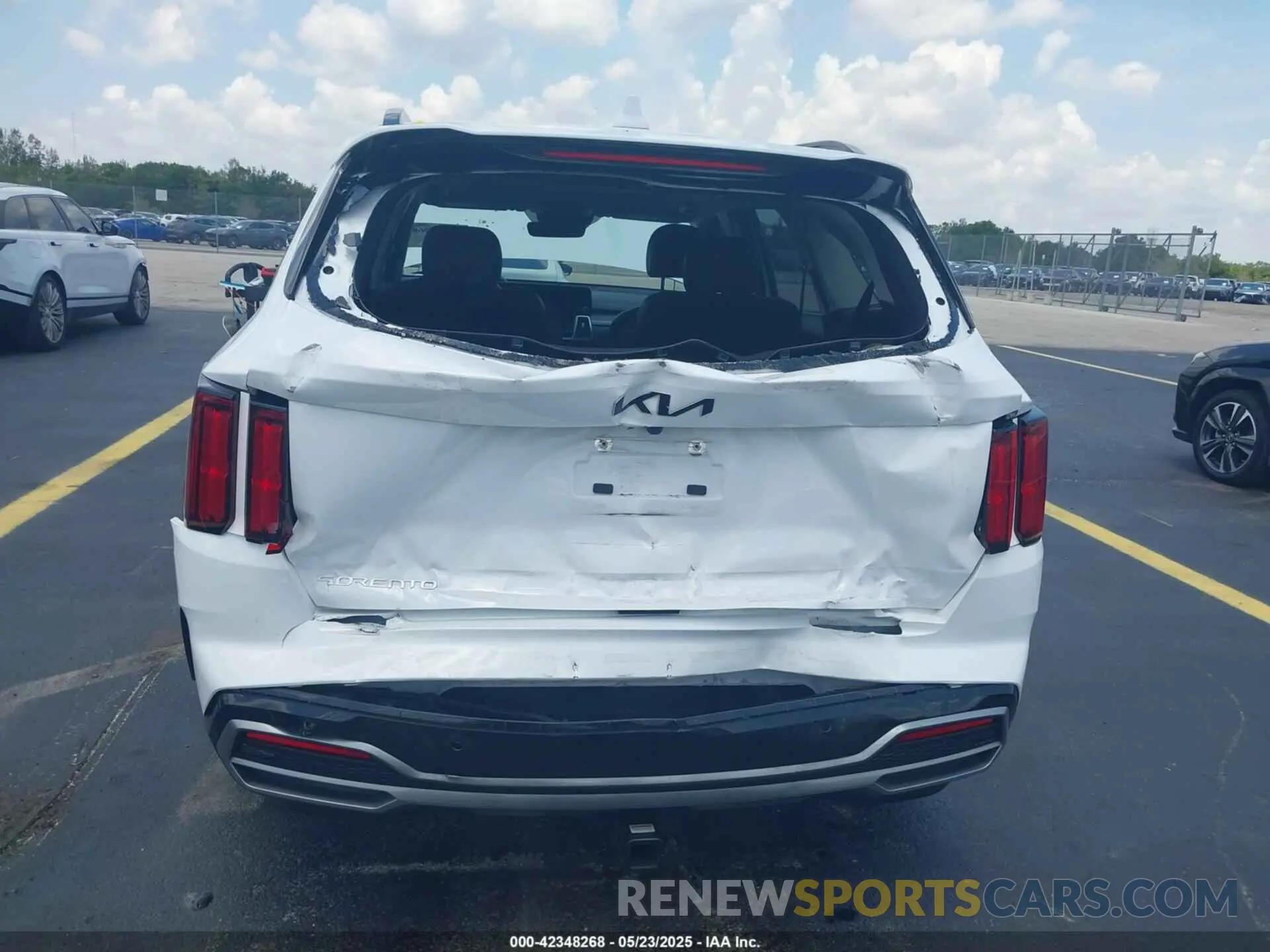 6 Photograph of a damaged car 5XYRK4LF4PG163487 KIA SORENTO 2023