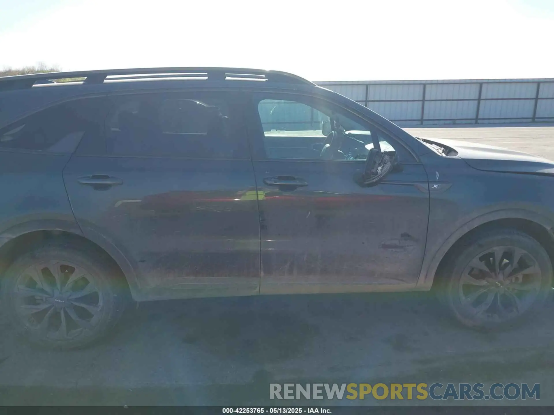13 Photograph of a damaged car 5XYRKDLF3PG170608 KIA SORENTO 2023